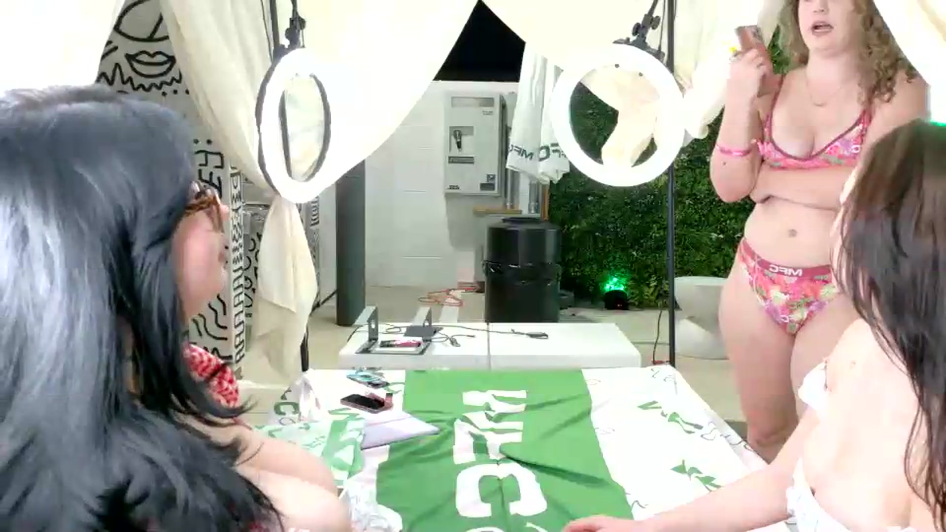 Gallery image thumbnail from Blov3's myfreecams stream on, 05/21/2026, 09:56 image 13 of 20