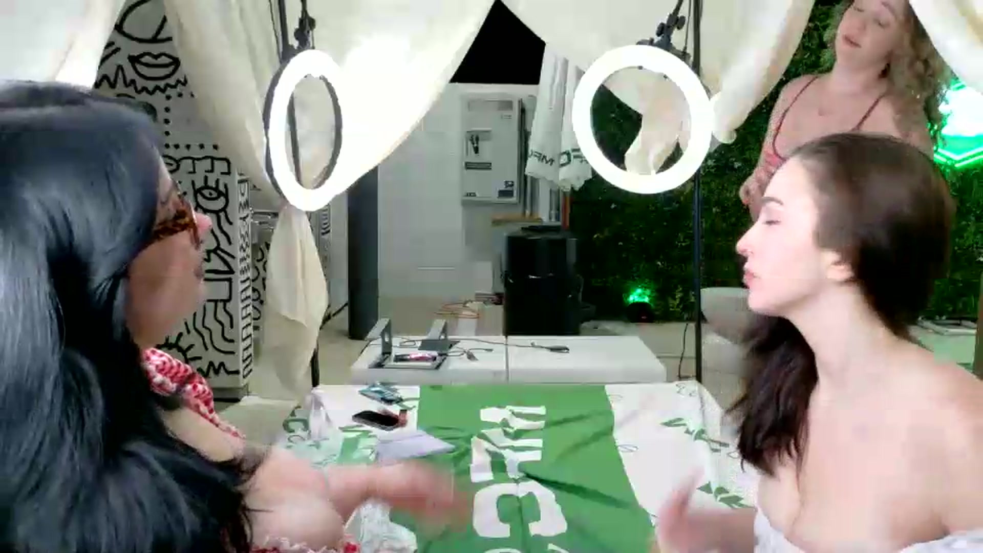 Gallery image thumbnail from Blov3's myfreecams stream on, 05/21/2026, 09:56 image 15 of 20