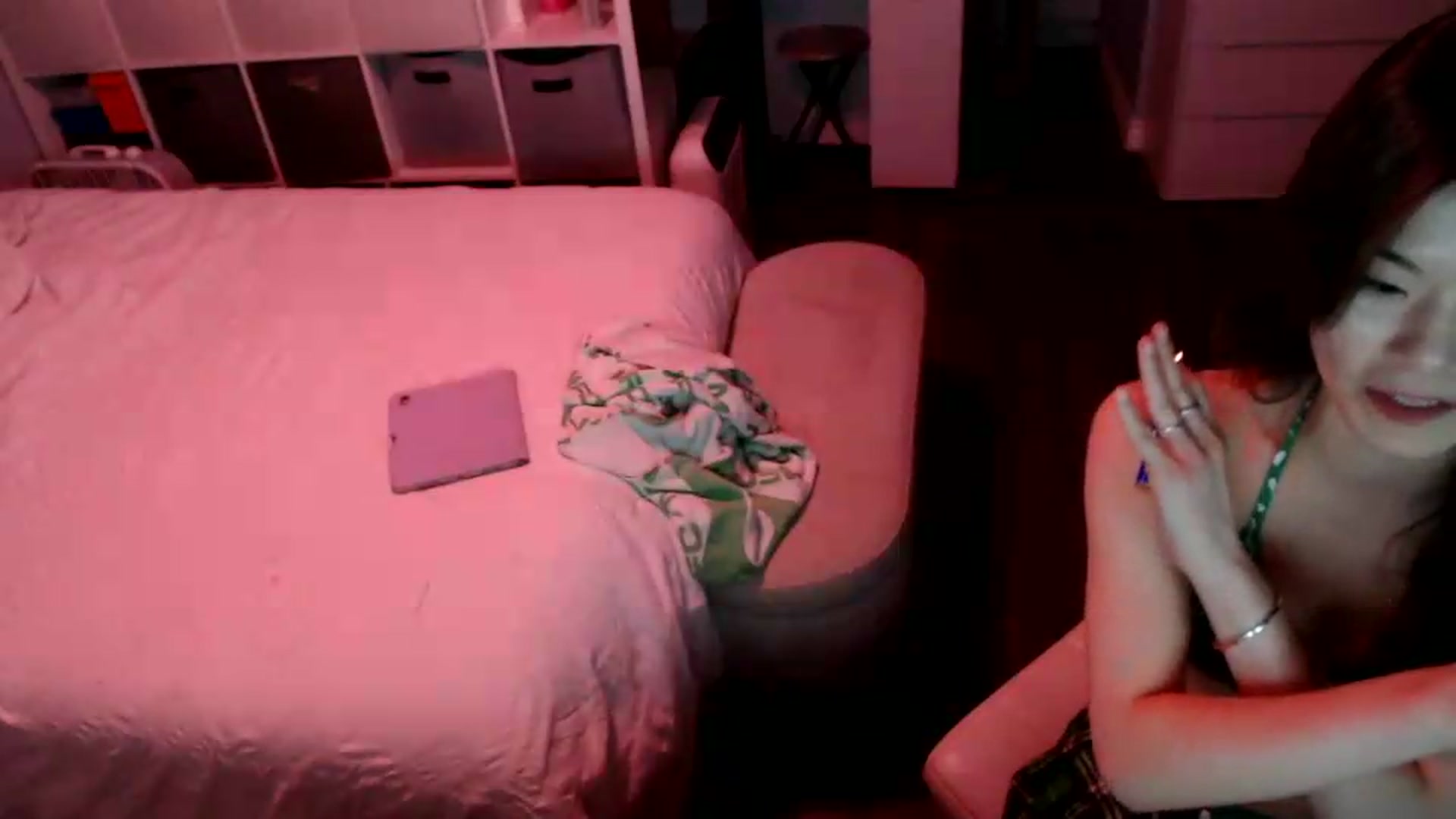 Gallery image thumbnail from Blov3's myfreecams stream on, 06/08/2026, 17:18 image 12 of 20