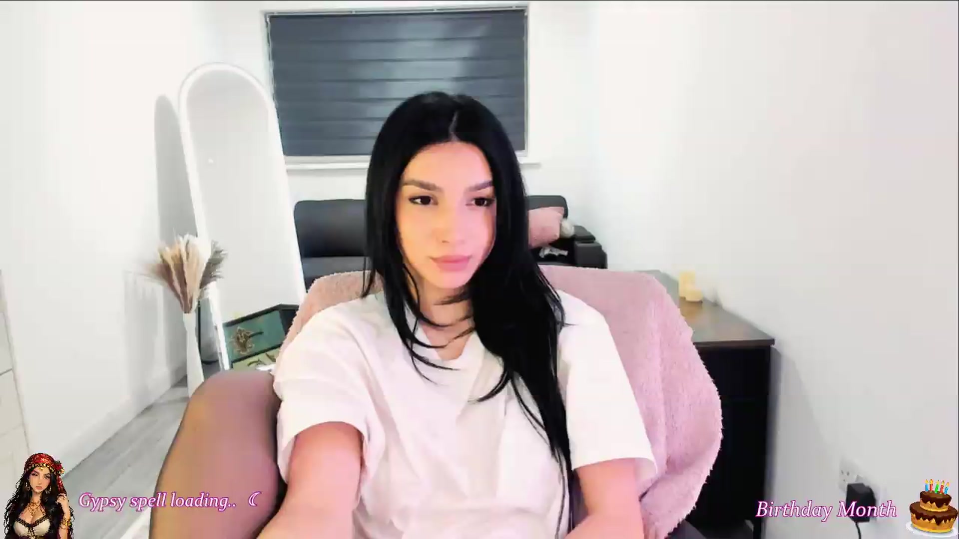 Gallery image thumbnail from Bludreina's myfreecams stream on, 05/15/2026, 03:35 image 6 of 20