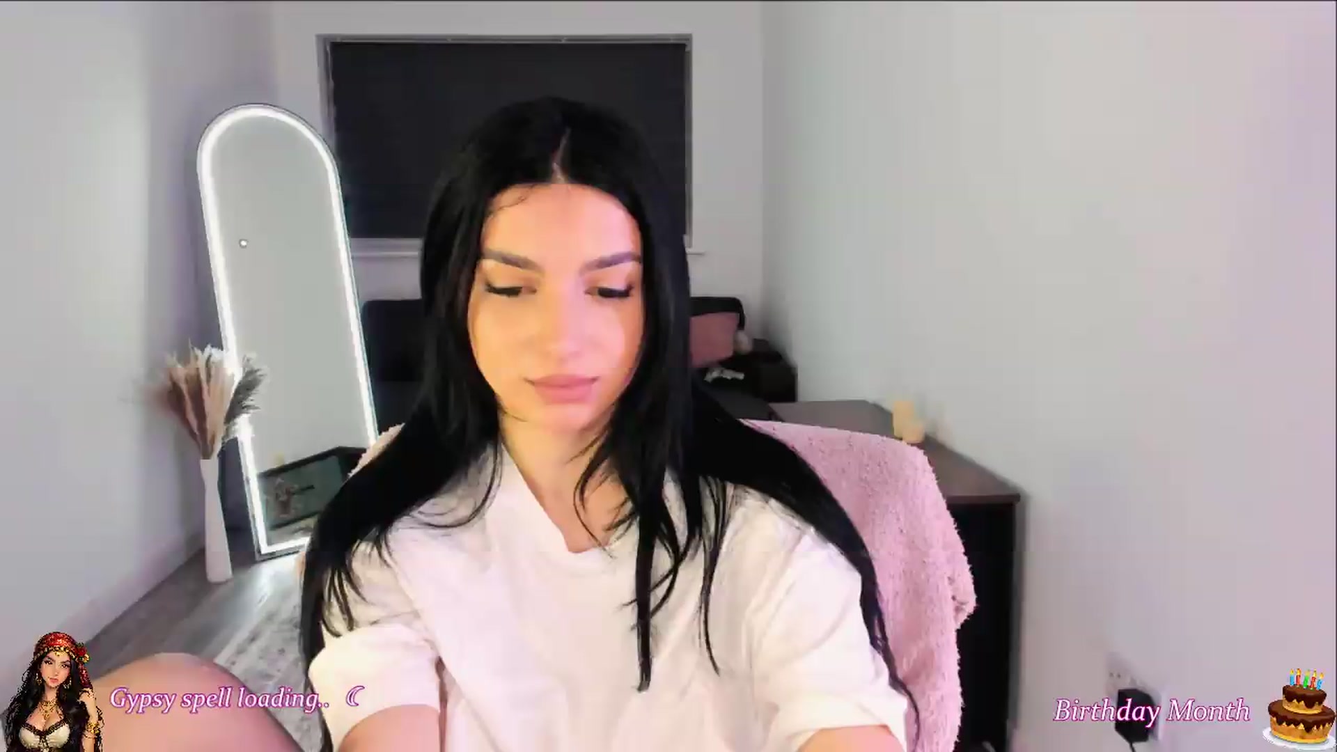 Gallery image thumbnail from Bludreina's myfreecams stream on, 05/15/2026, 03:35 image 18 of 20