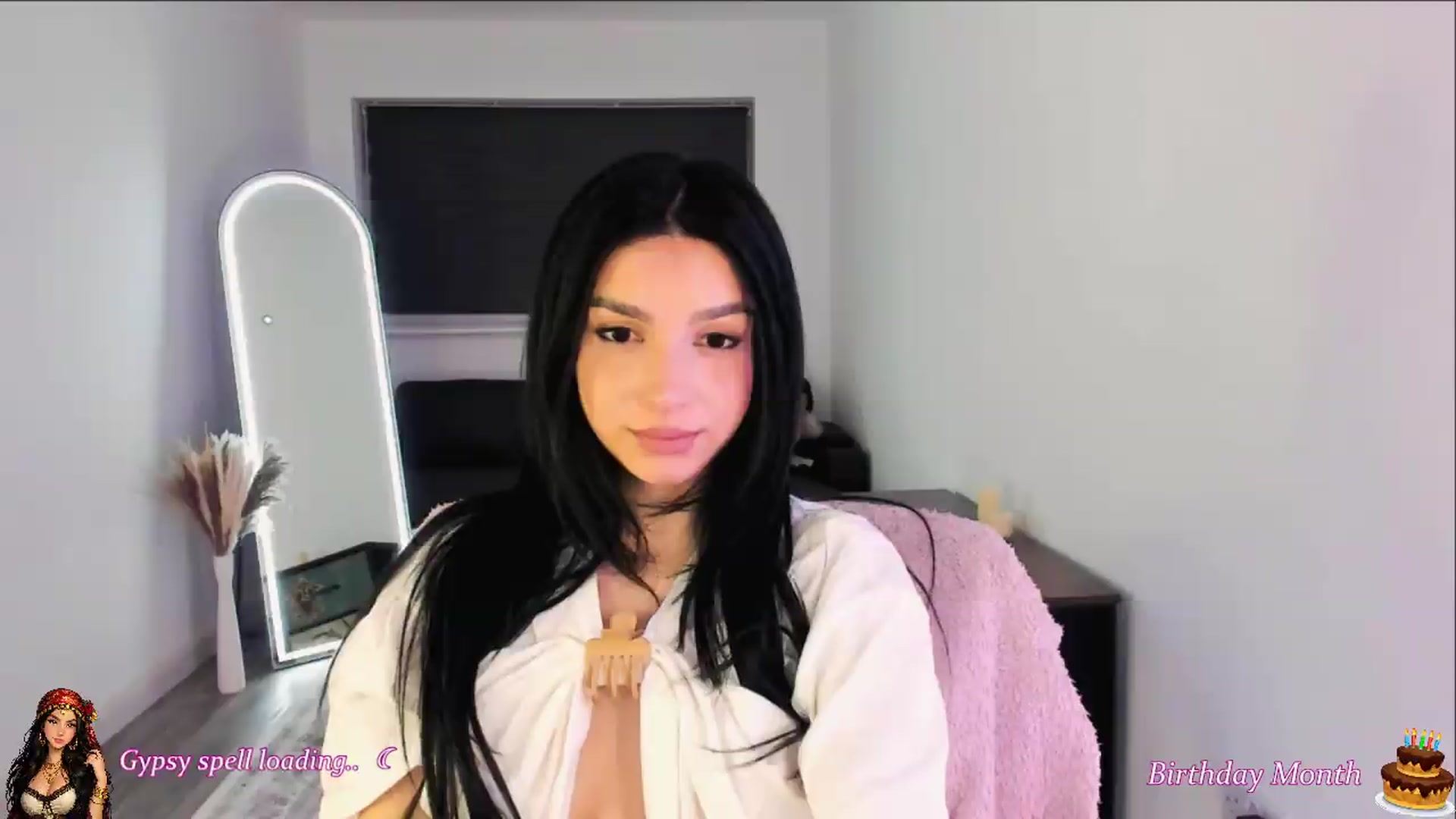 Gallery image thumbnail from Bludreina's myfreecams stream on, 05/15/2026, 03:35 image 4 of 20