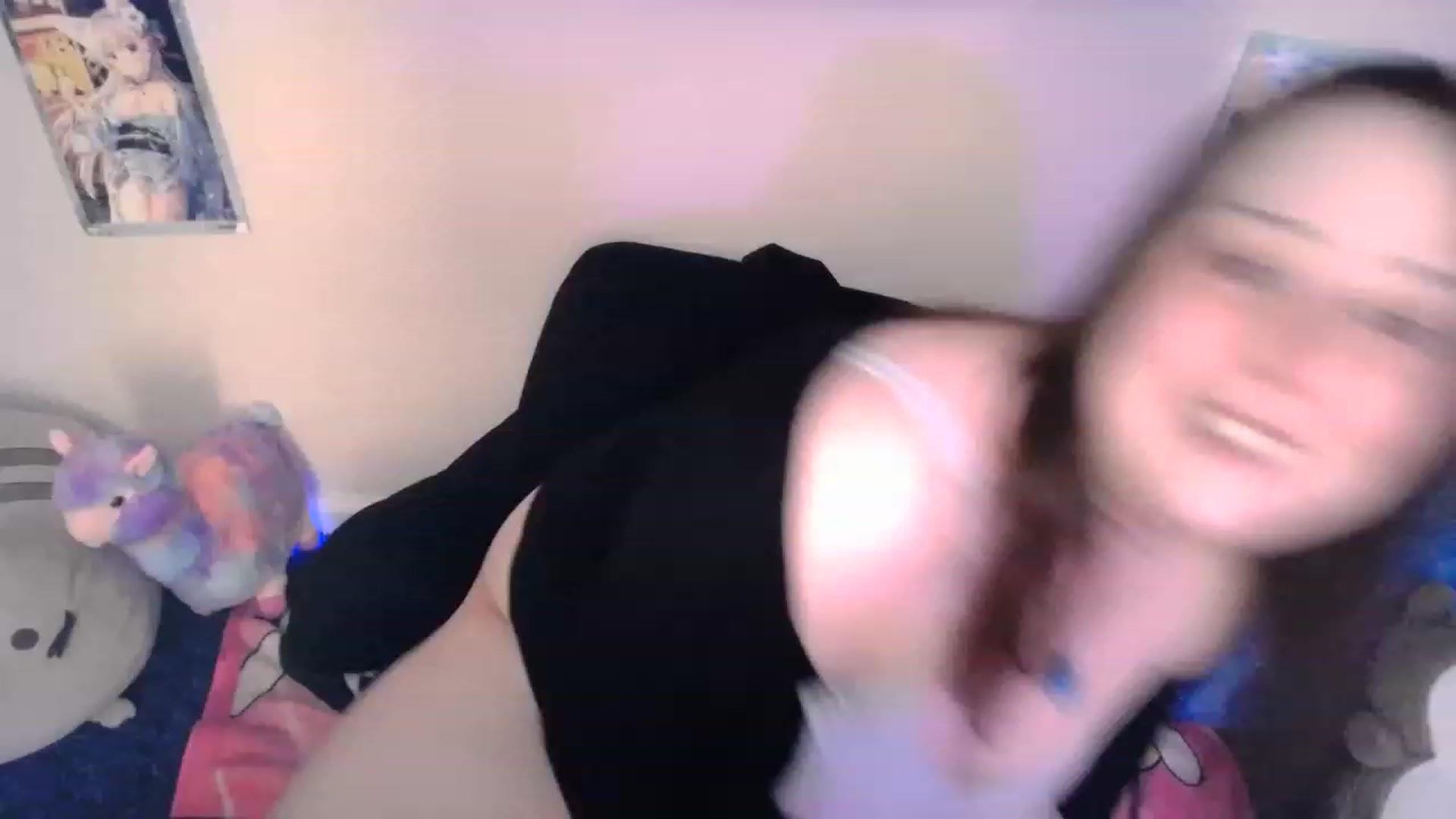 Gallery image thumbnail from BlueBunny_'s myfreecams stream on, 01/19/2023, 23:10 image 6 of 20