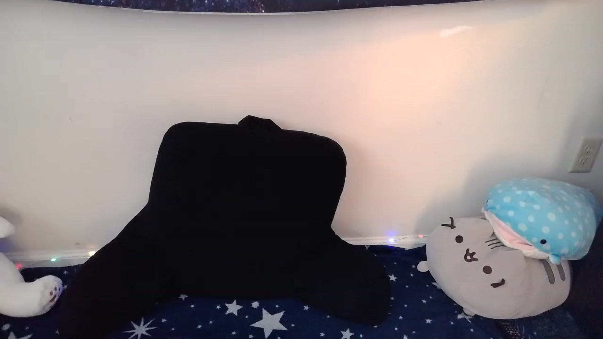 Gallery image thumbnail from BlueBunny_'s myfreecams stream on, 04/16/2023, 19:31 image 12 of 20