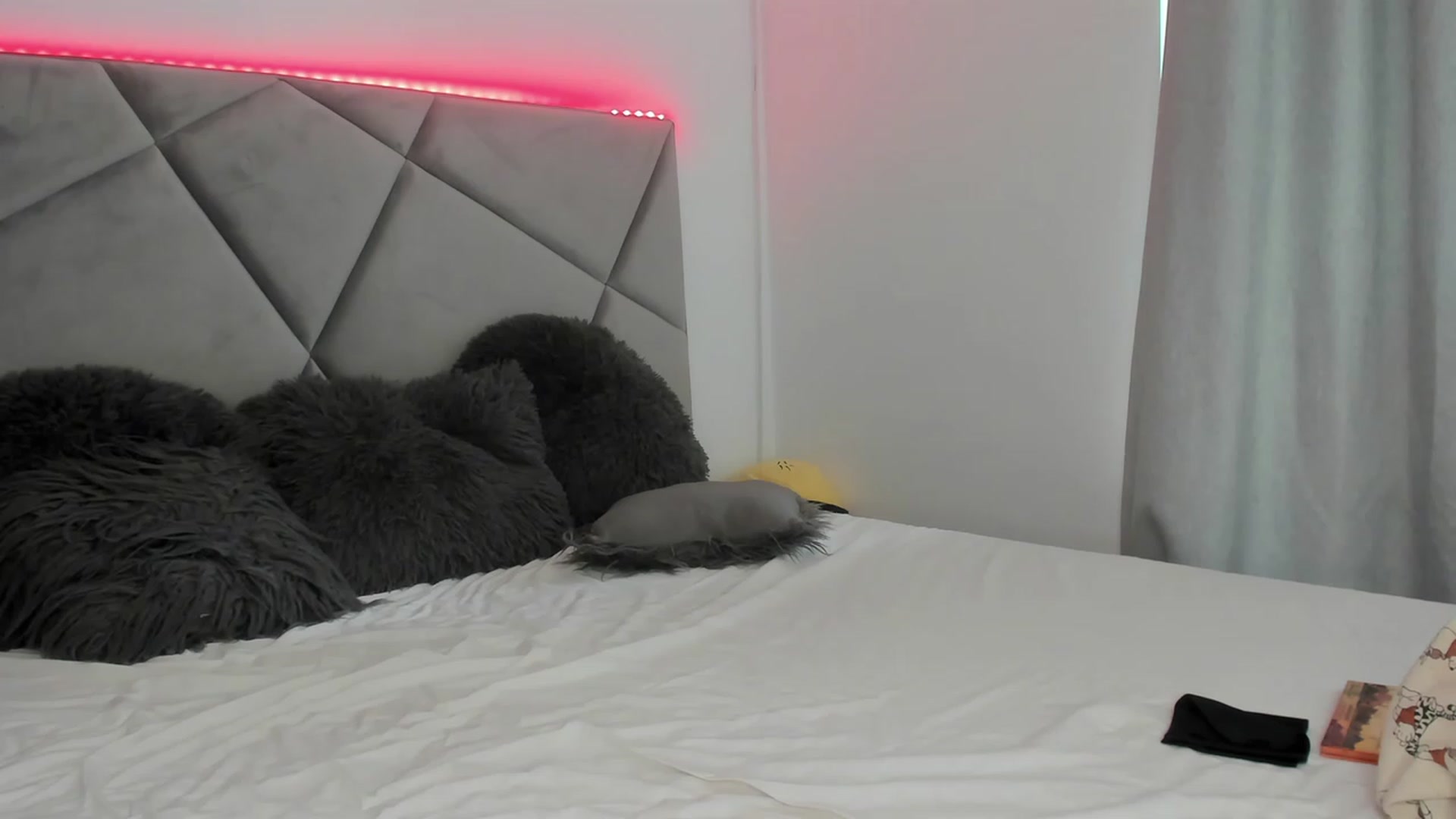 Gallery image thumbnail from BlueEyesLexy's myfreecams stream on, 08/04/2023, 07:27 image 3 of 20