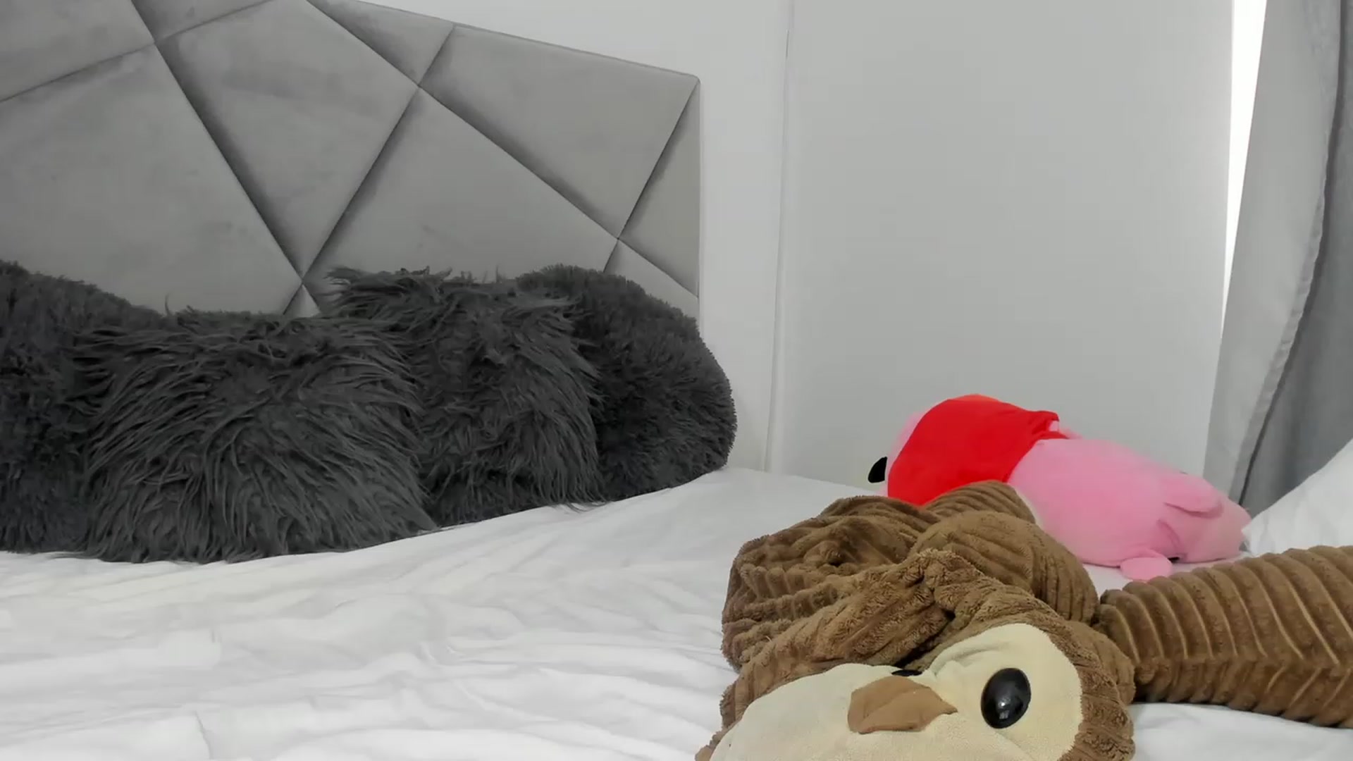 Gallery image thumbnail from BlueEyesLexy's myfreecams stream on, 08/12/2023, 15:13 image 7 of 20