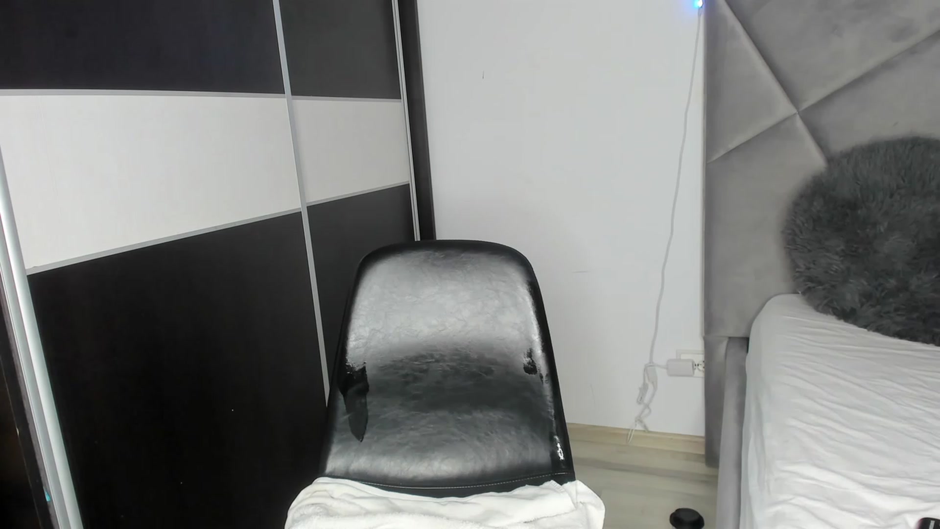 Gallery image thumbnail from BlueEyesLexy's myfreecams stream on, 08/27/2023, 13:26 image 4 of 20