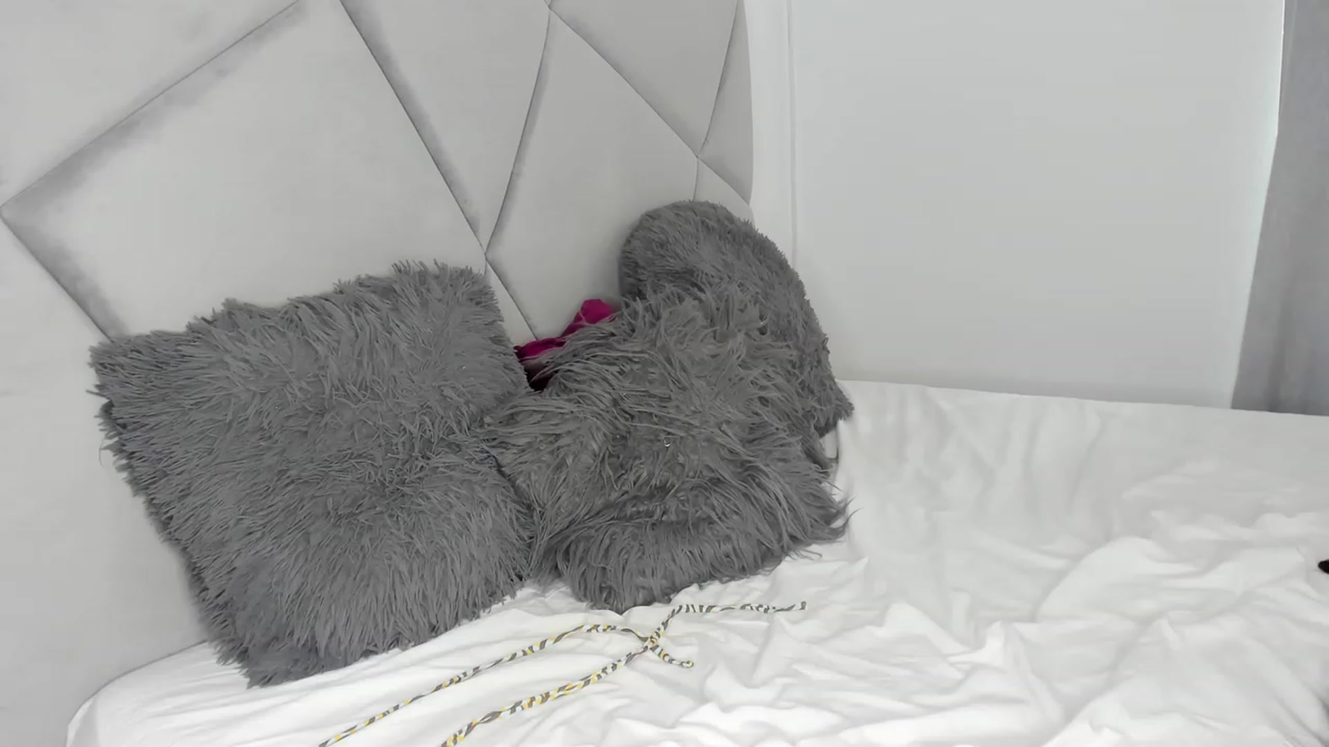 Gallery image thumbnail from BlueEyesLexy's myfreecams stream on, 09/08/2023, 10:11 image 15 of 20