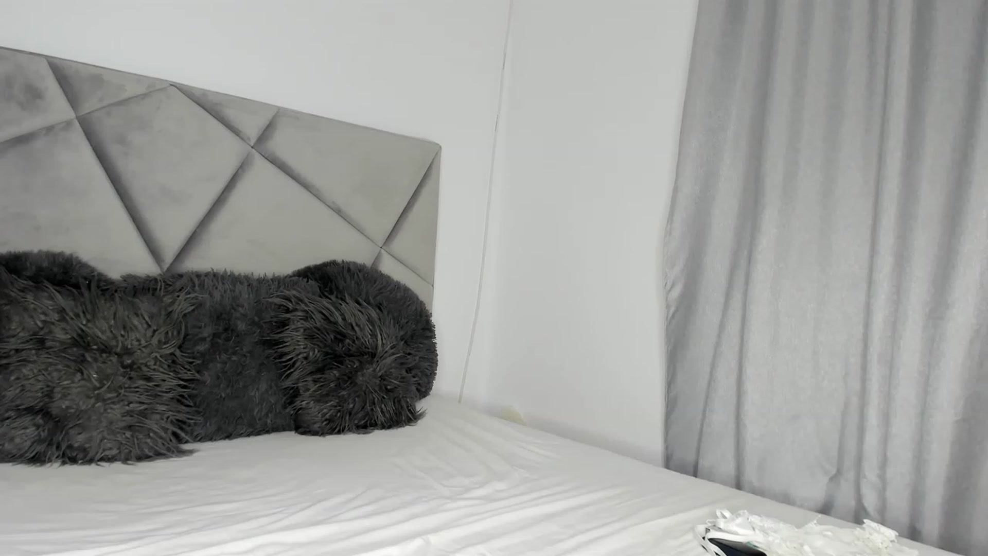 Gallery image thumbnail from BlueEyesLexy's myfreecams stream on, 10/06/2023, 07:00 image 6 of 20