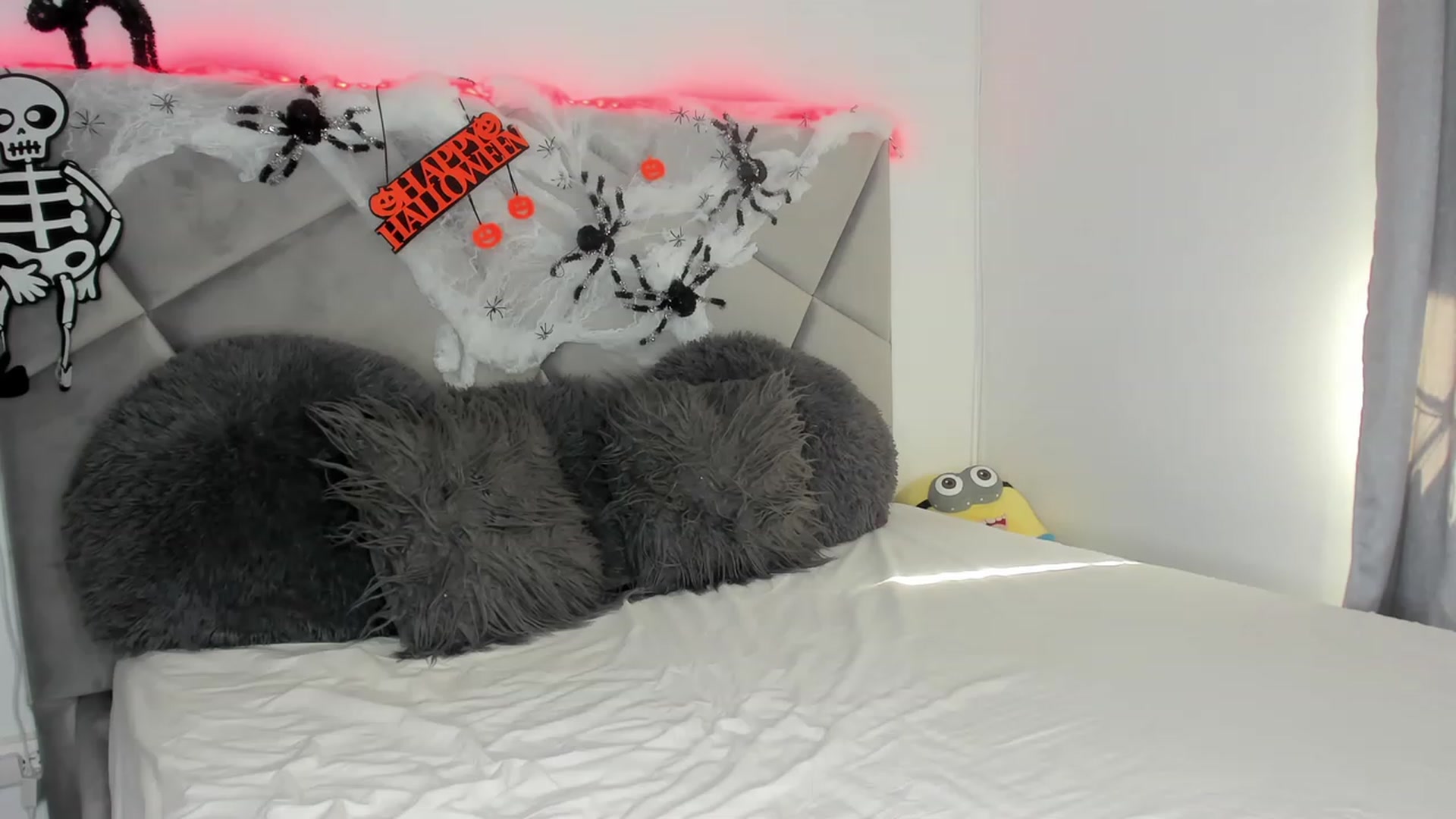 Gallery image thumbnail from BlueEyesLexy's myfreecams stream on, 10/17/2023, 07:48 image 10 of 20