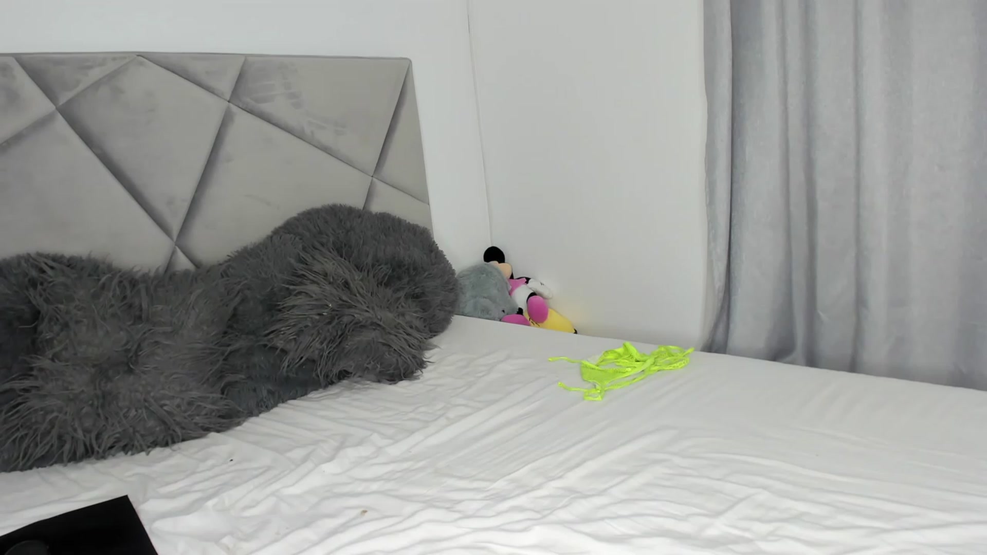 Gallery image thumbnail from BlueEyesLexy's myfreecams stream on, 01/20/2024, 11:02 image 20 of 20