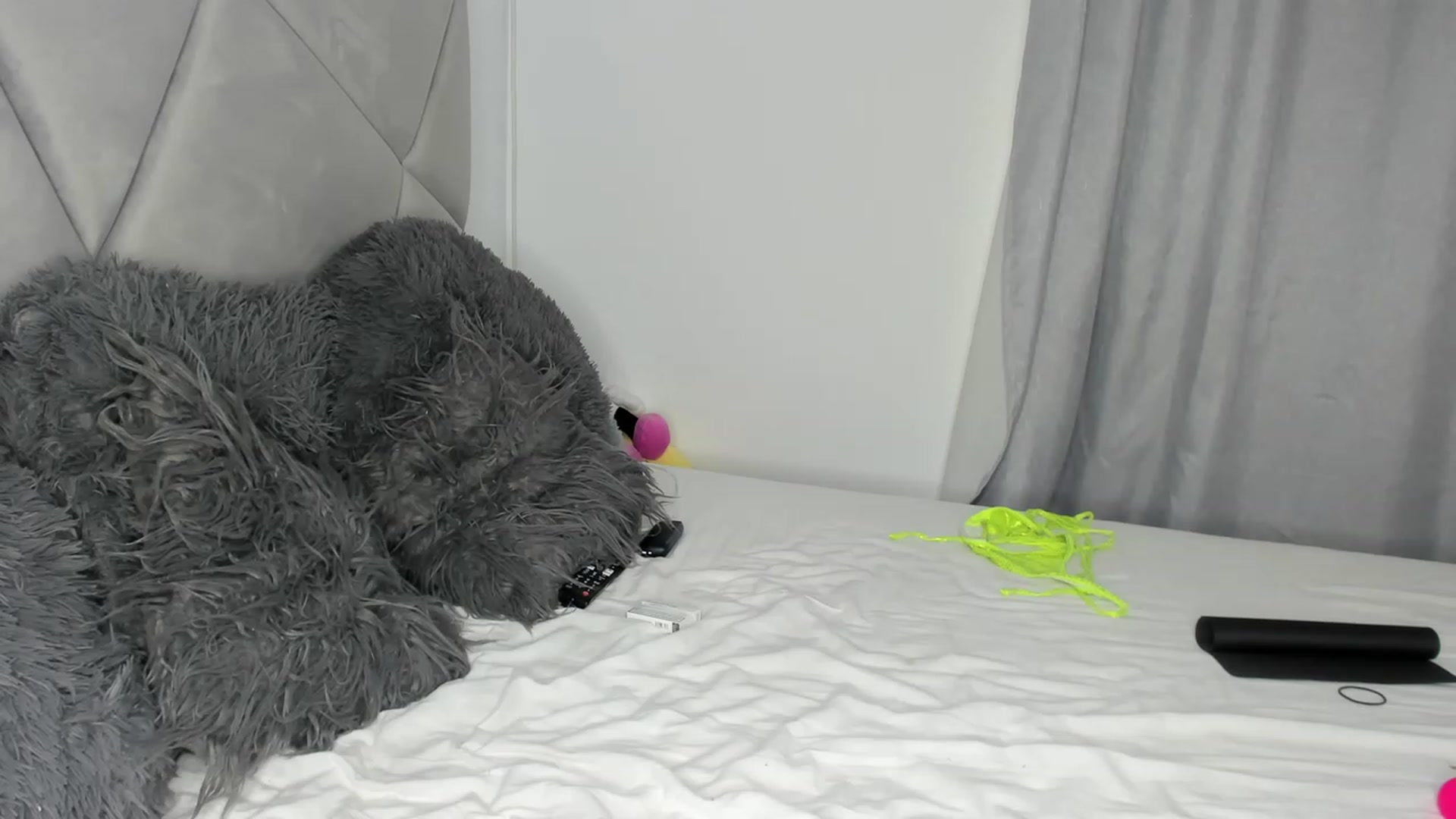 Gallery image thumbnail from BlueEyesLexy's myfreecams stream on, 01/20/2024, 13:21 image 19 of 20