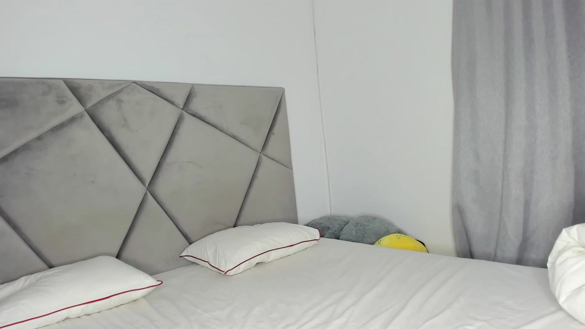 Gallery image thumbnail from BlueEyesLexy's myfreecams stream on, 02/05/2024, 15:32 image 6 of 20