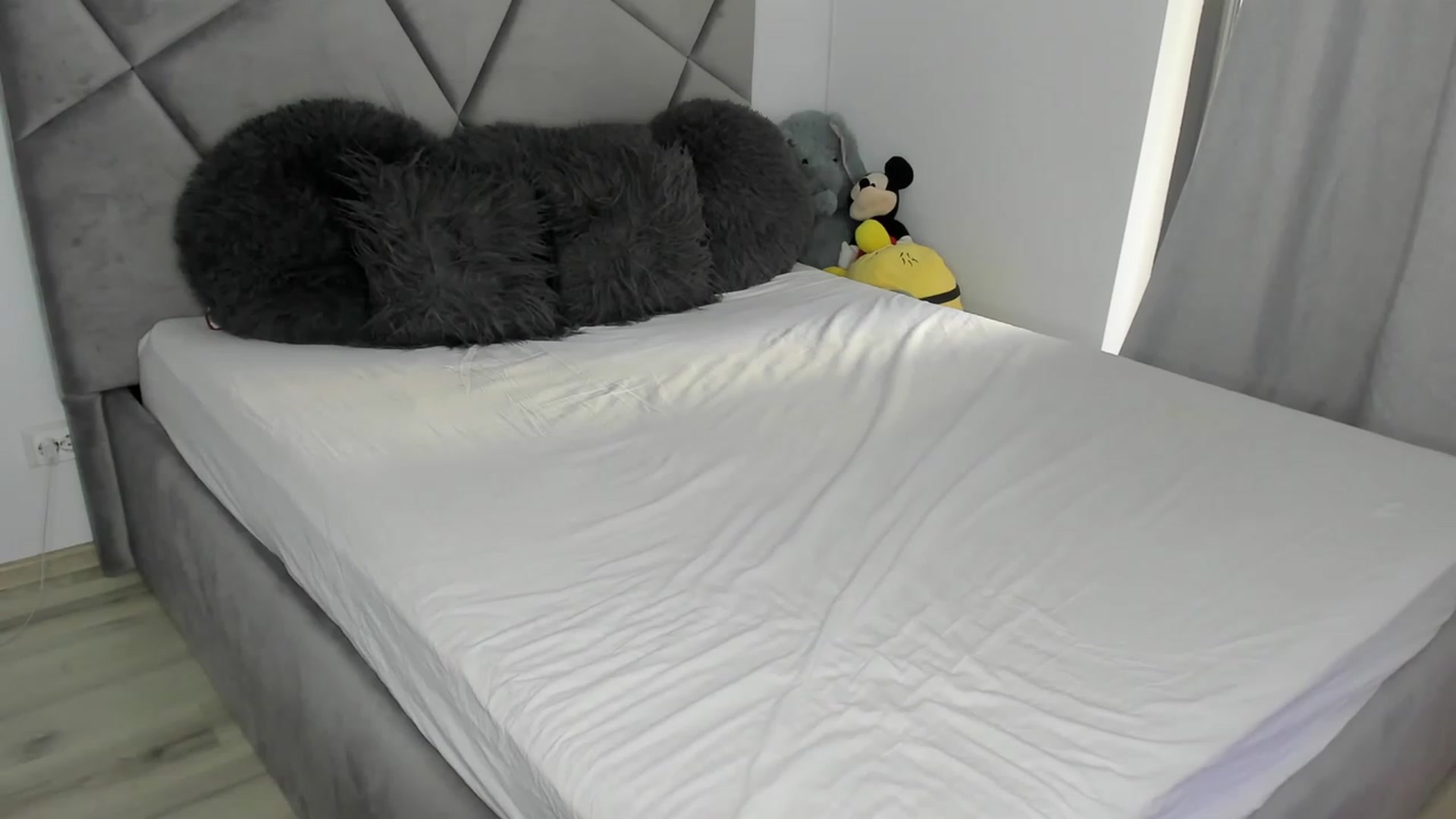 Gallery image thumbnail from BlueEyesLexy's myfreecams stream on, 02/09/2024, 15:05 image 2 of 20