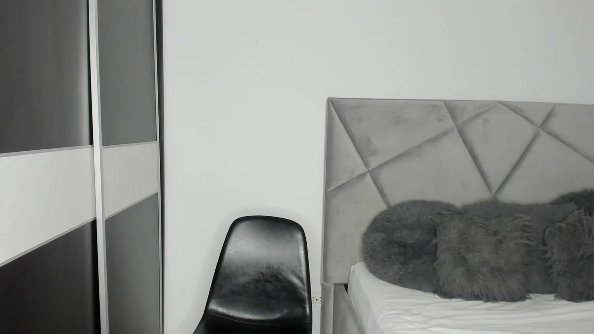 Gallery image thumbnail from BlueEyesLexy's myfreecams stream on, 02/17/2024, 15:49 image 3 of 20