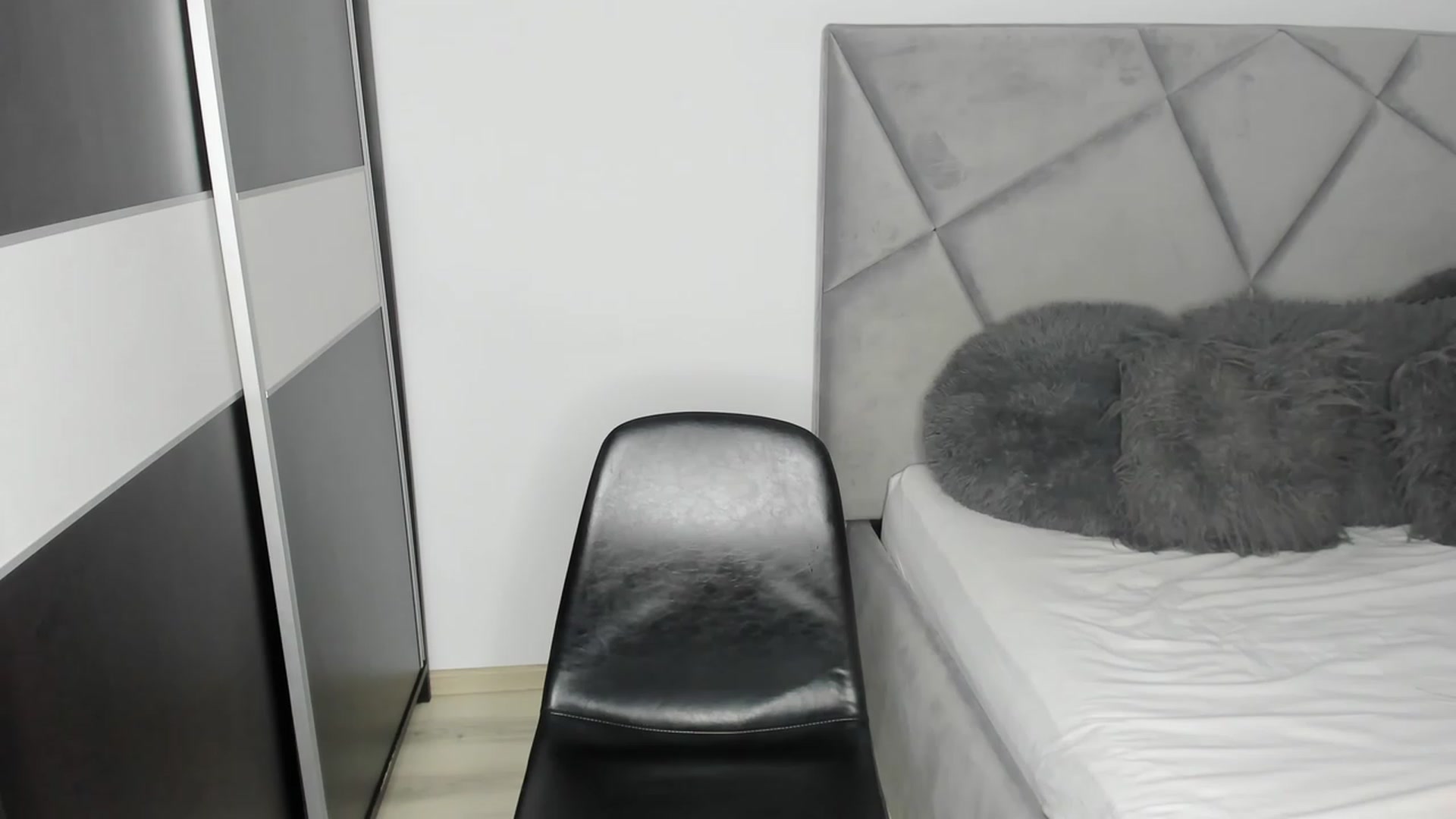Gallery image thumbnail from BlueEyesLexy's myfreecams stream on, 02/17/2024, 16:46 image 1 of 20
