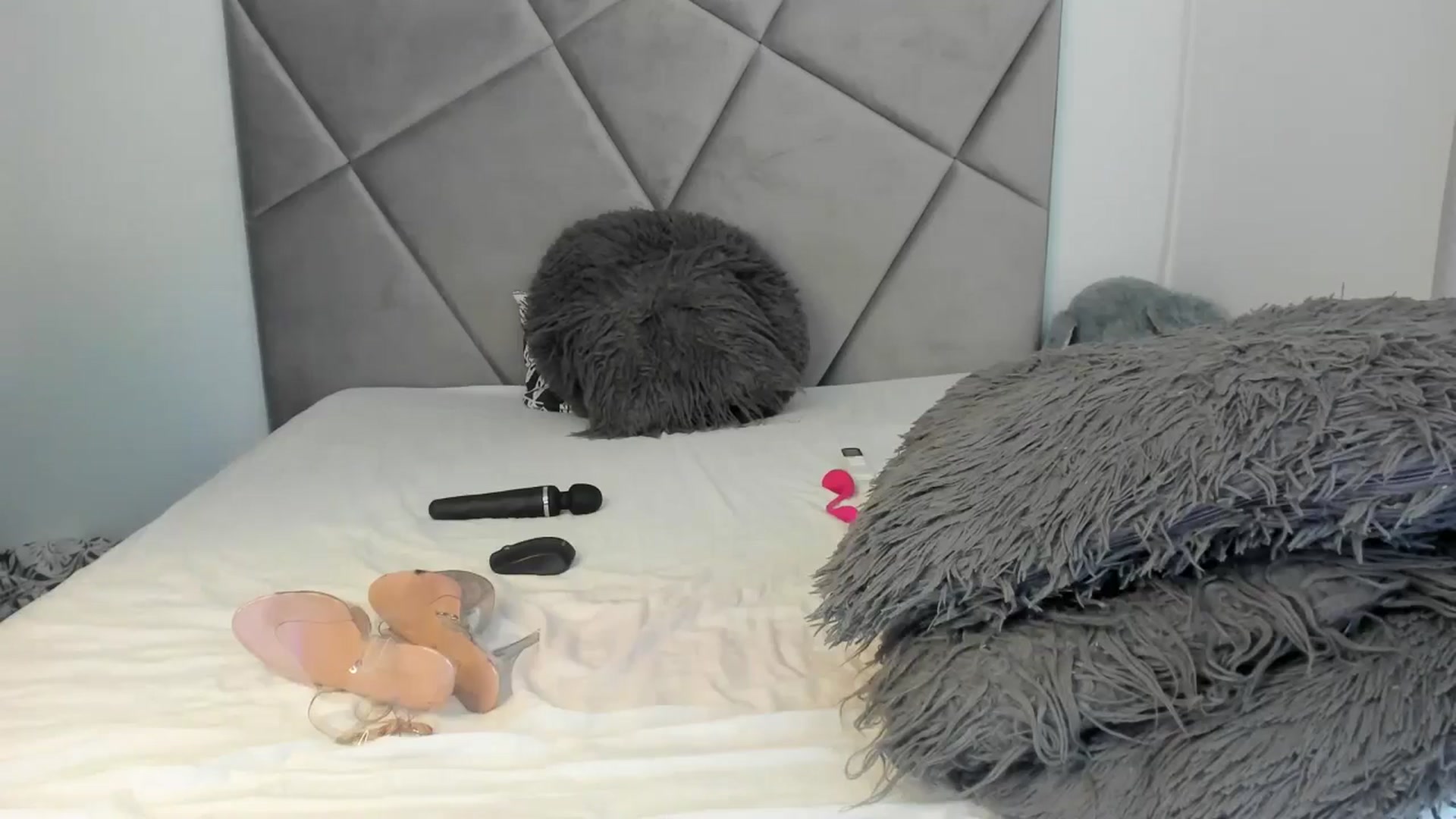 Gallery image thumbnail from BlueEyesLexy's myfreecams stream on, 07/14/2024, 11:25 image 9 of 20
