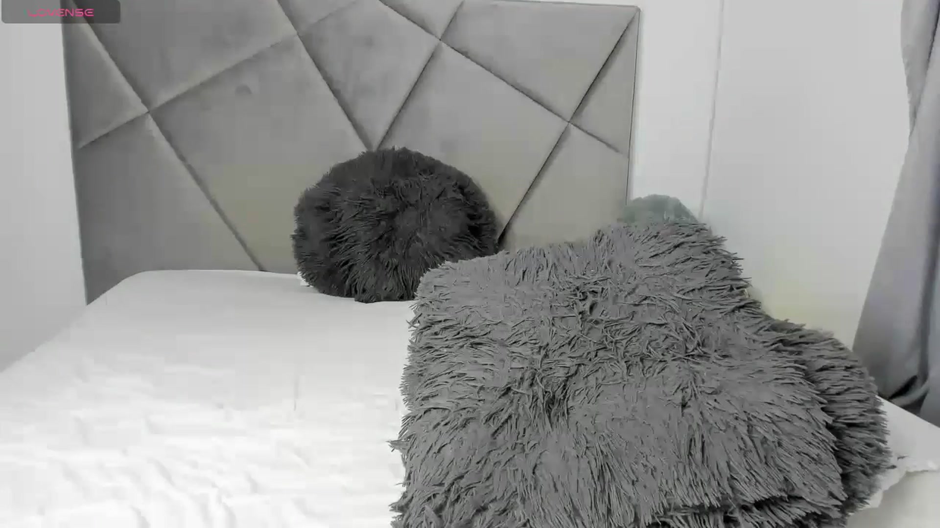 Gallery image thumbnail from BlueEyesLexy's myfreecams stream on, 09/15/2024, 06:59 image 2 of 20