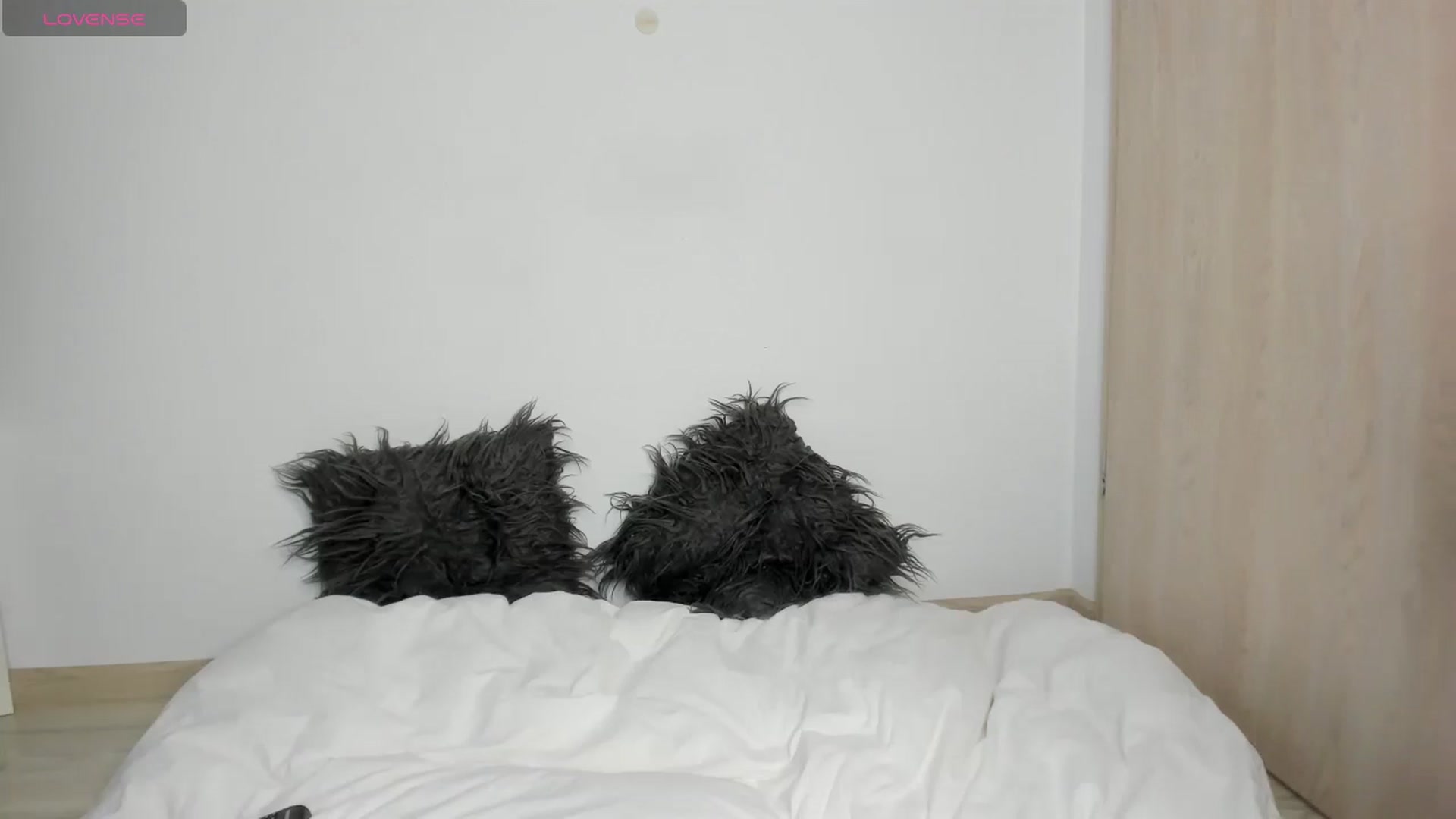 Gallery image thumbnail from BlueEyesLexy's myfreecams stream on, 09/18/2024, 07:57 image 10 of 20