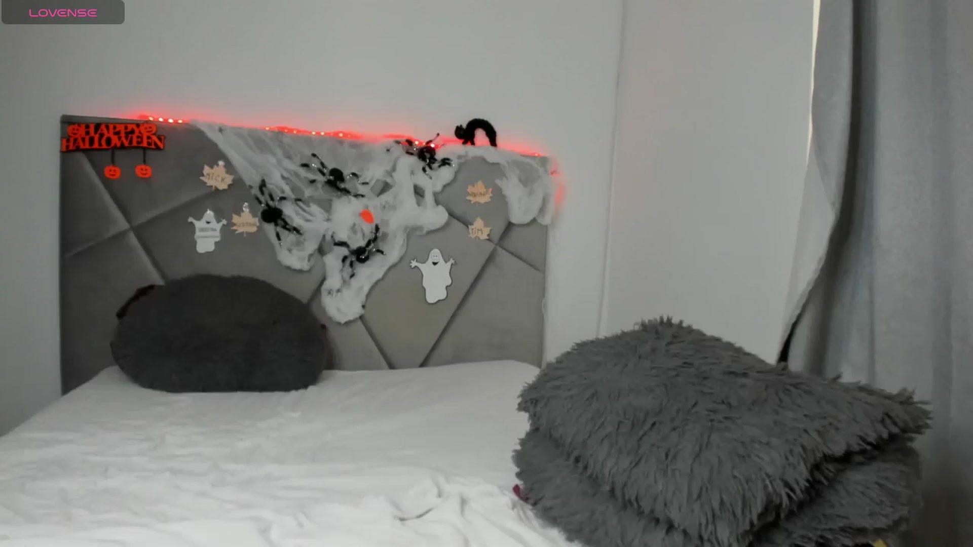 Gallery image thumbnail from BlueEyesLexy's myfreecams stream on, 10/07/2024, 10:00 image 18 of 20
