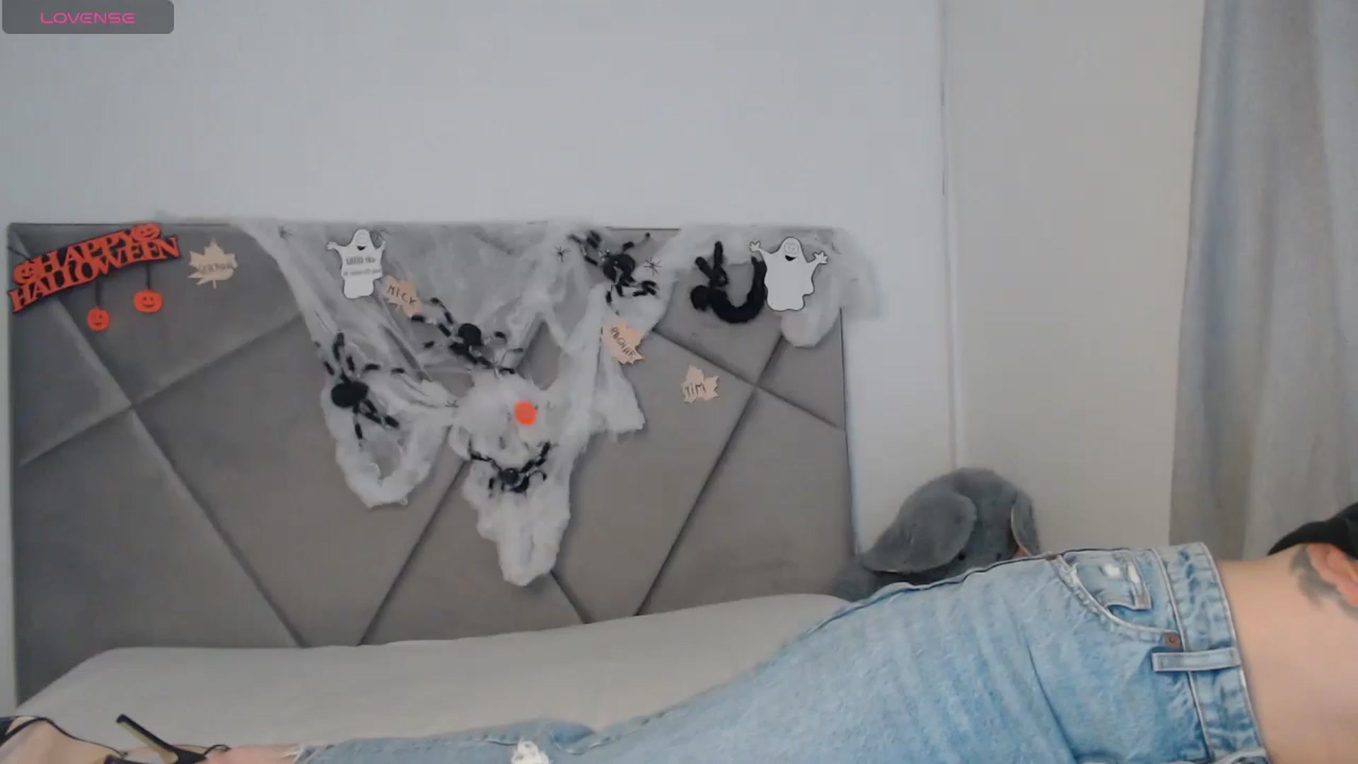Gallery image thumbnail from BlueEyesLexy's myfreecams stream on, 10/28/2024, 13:38 image 1 of 20