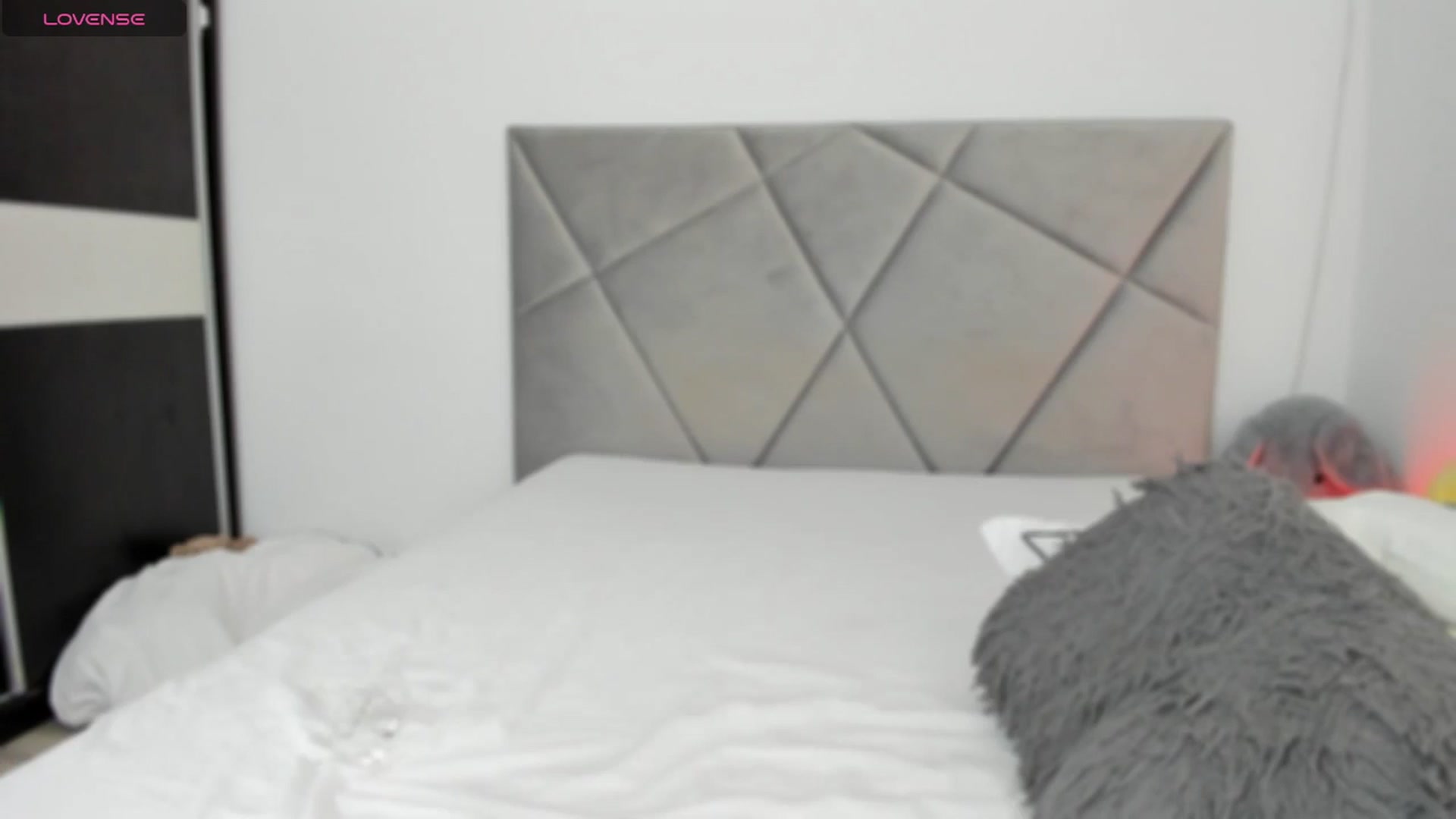 Gallery image thumbnail from BlueEyesLexy's myfreecams stream on, 11/25/2024, 10:36 image 14 of 20