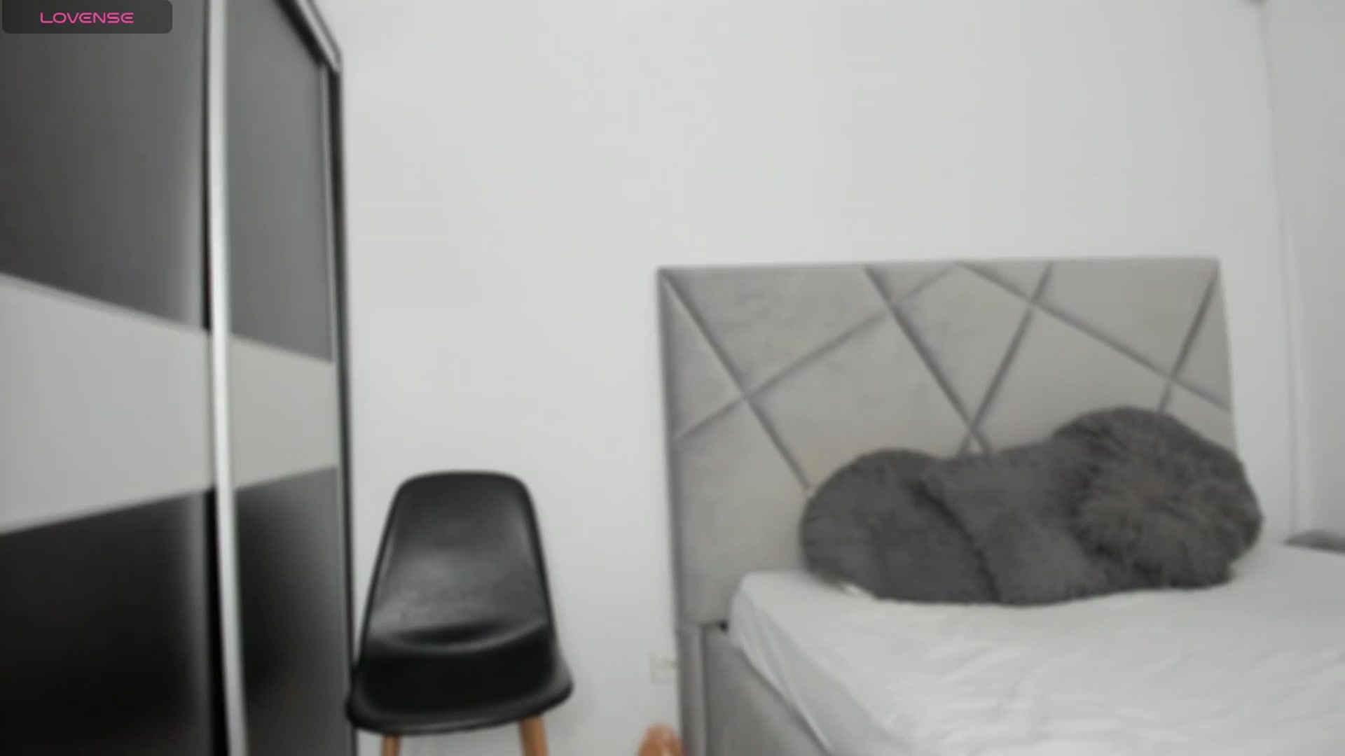 Gallery image thumbnail from BlueEyesLexy's myfreecams stream on, 12/15/2024, 08:39 image 13 of 20