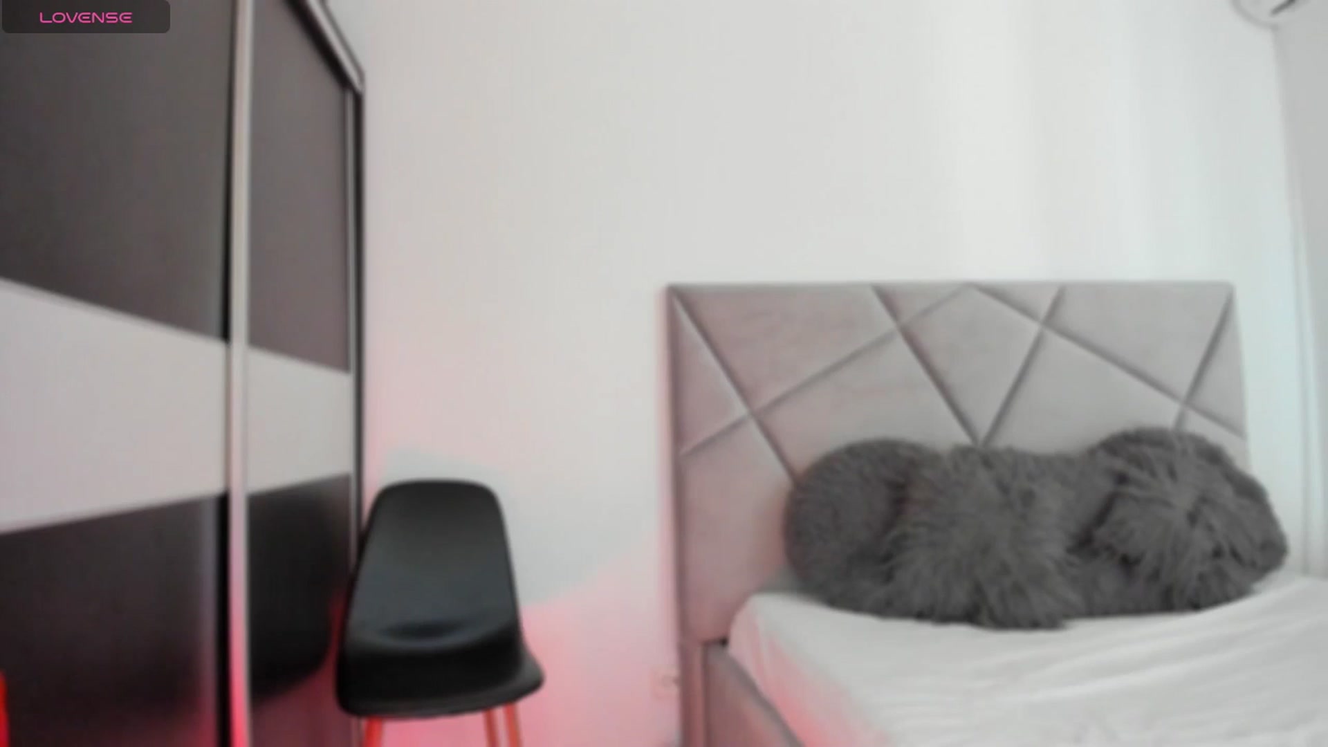 Gallery image thumbnail from BlueEyesLexy's myfreecams stream on, 12/20/2024, 11:38 image 16 of 20