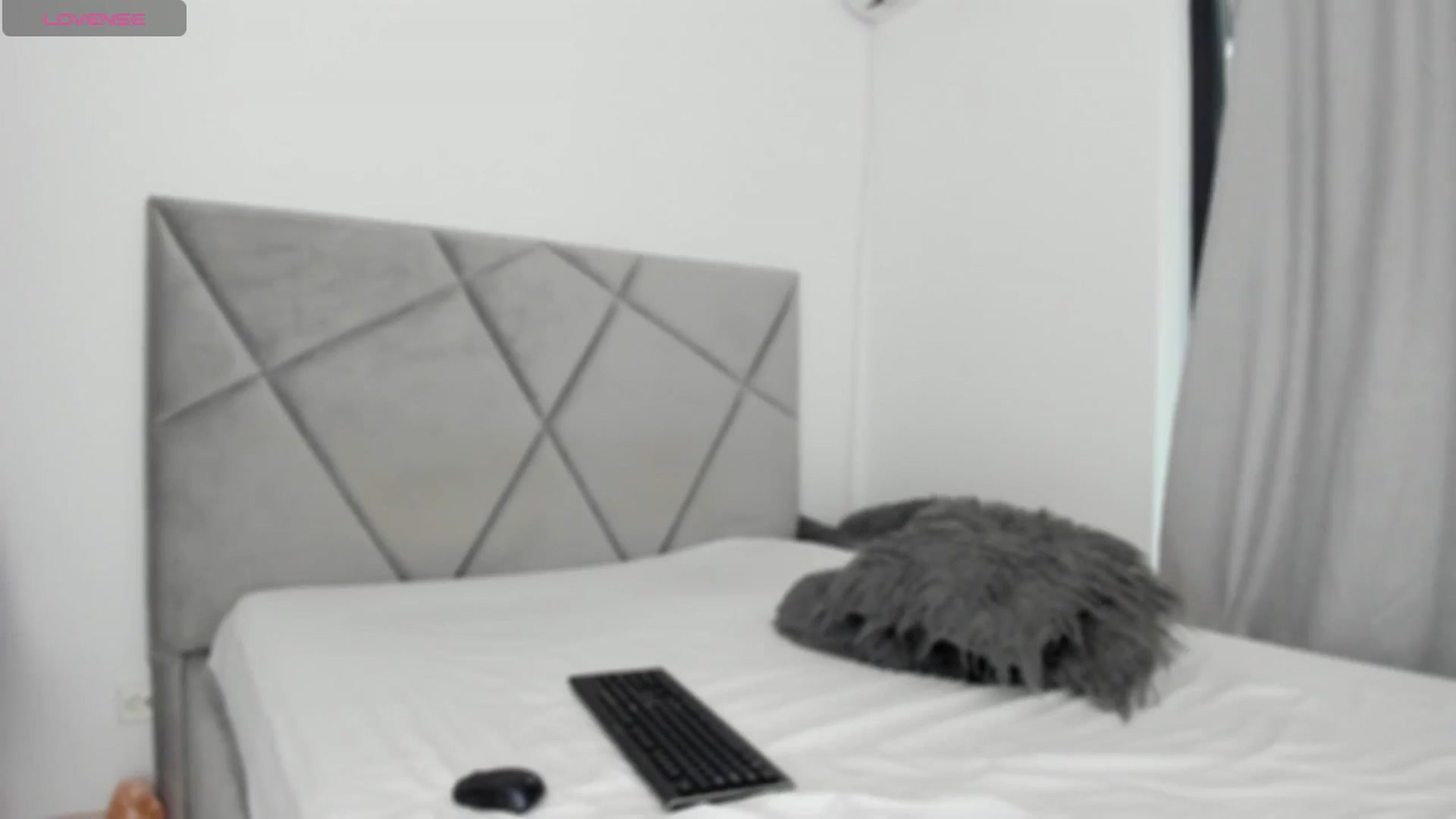 Gallery image thumbnail from BlueEyesLexy's myfreecams stream on, 12/21/2024, 14:35 image 8 of 20