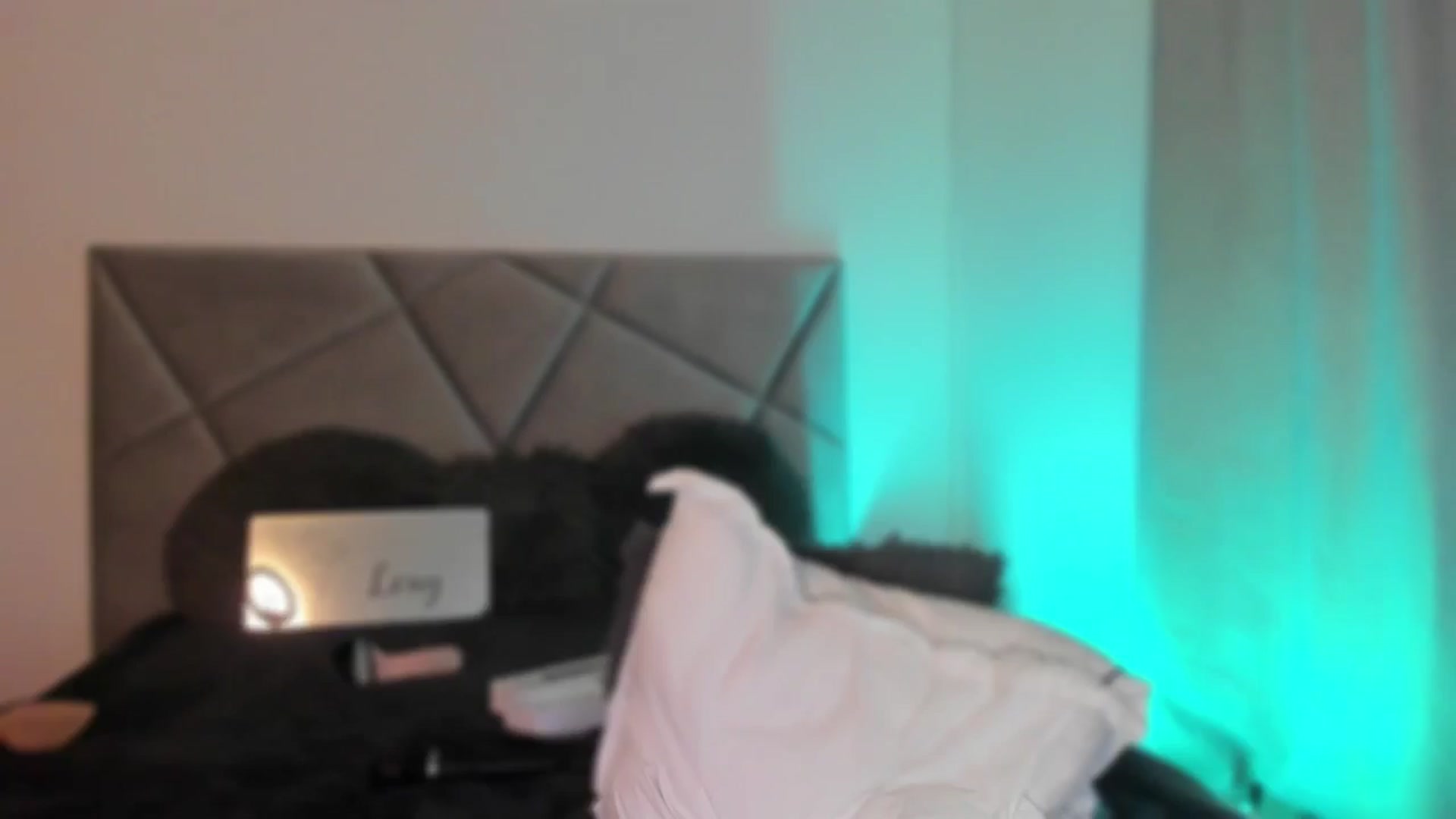 Gallery image thumbnail from BlueEyesLexy's myfreecams stream on, 02/08/2025, 14:38 image 18 of 20