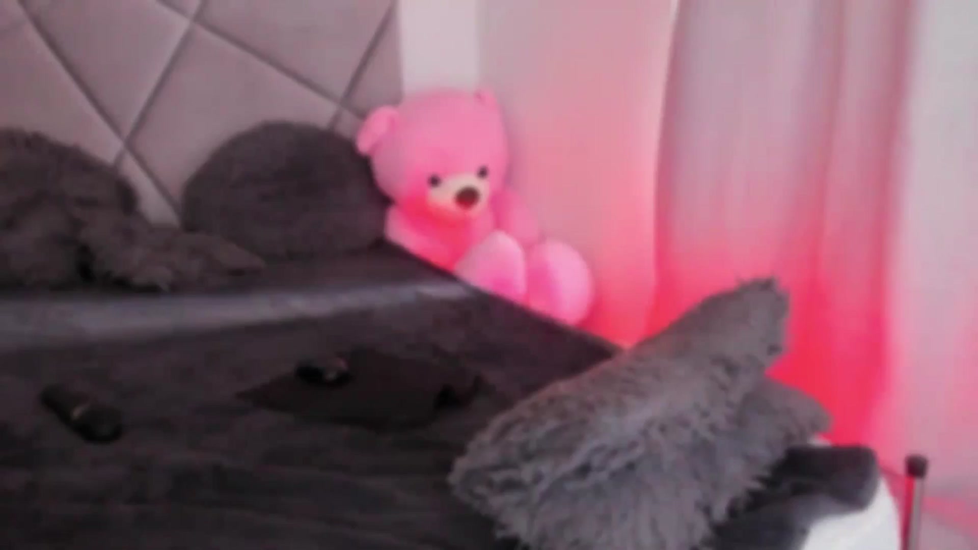 Gallery image thumbnail from BlueEyesLexy's myfreecams stream on, 03/05/2025, 14:28 image 14 of 20