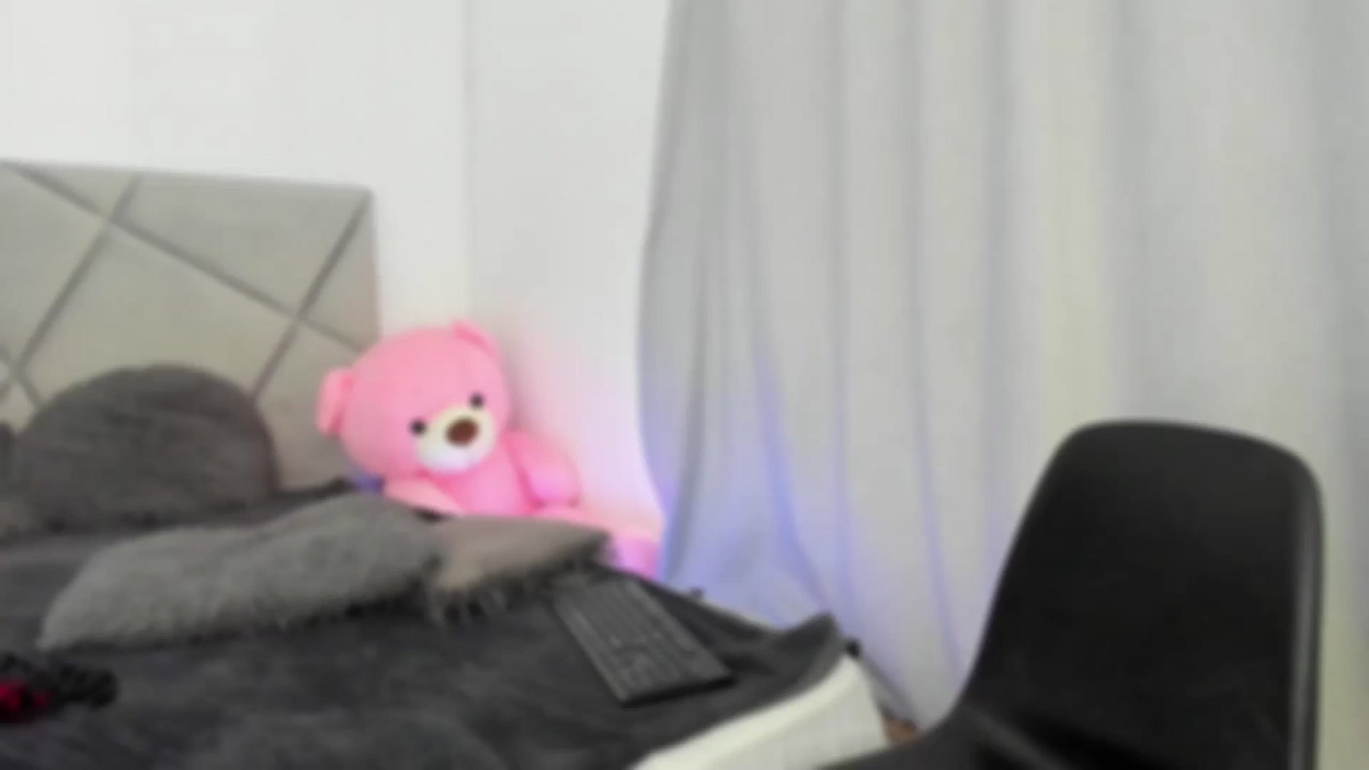 Gallery image thumbnail from BlueEyesLexy's myfreecams stream on, 03/13/2025, 12:31 image 1 of 20