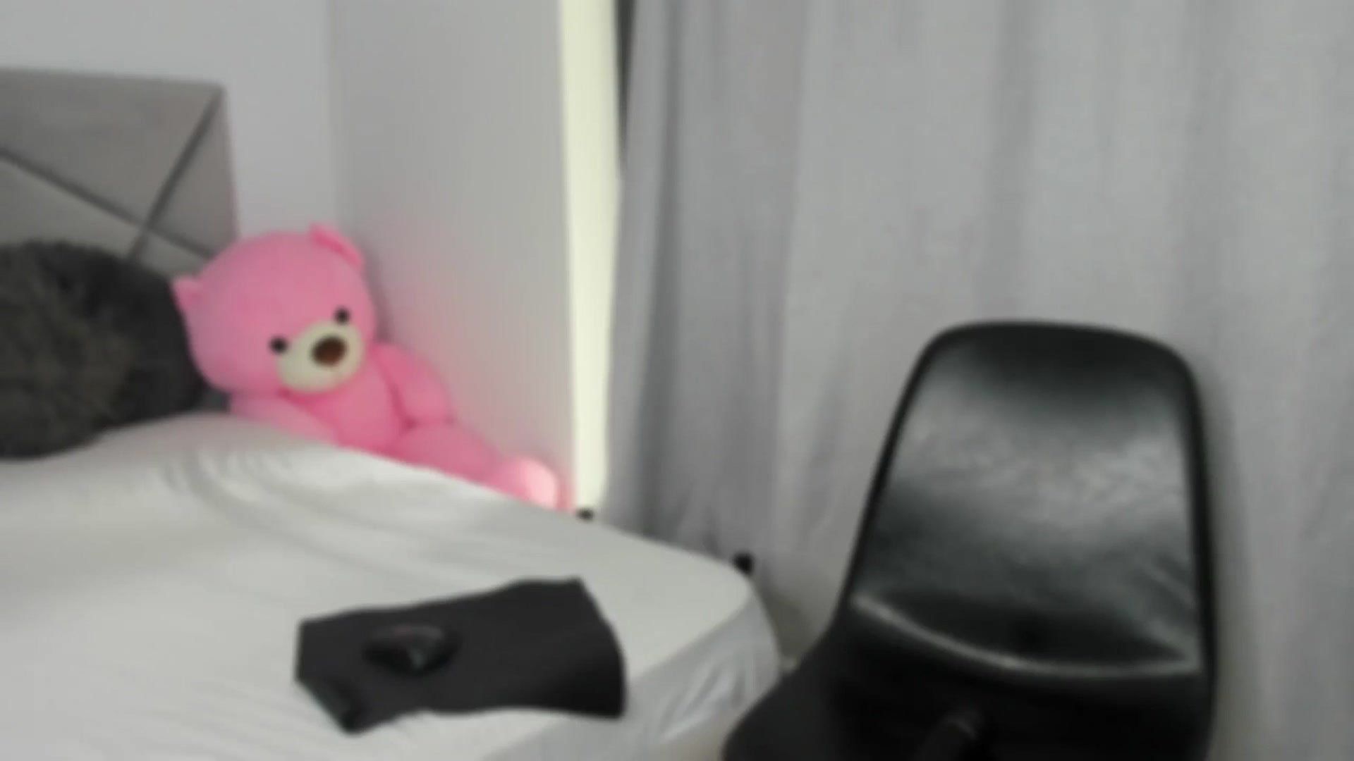 Gallery image thumbnail from BlueEyesLexy's myfreecams stream on, 03/15/2025, 10:44 image 4 of 20