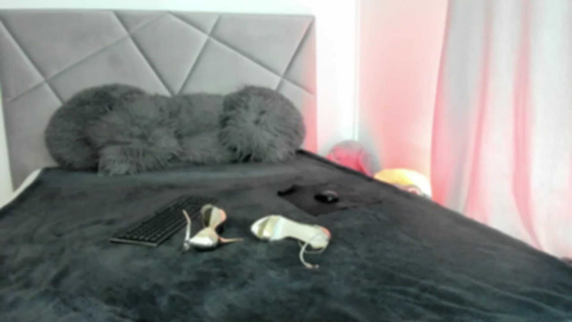 Gallery image thumbnail from BlueEyesLexy's myfreecams stream on, 03/24/2025, 11:20 image 3 of 20