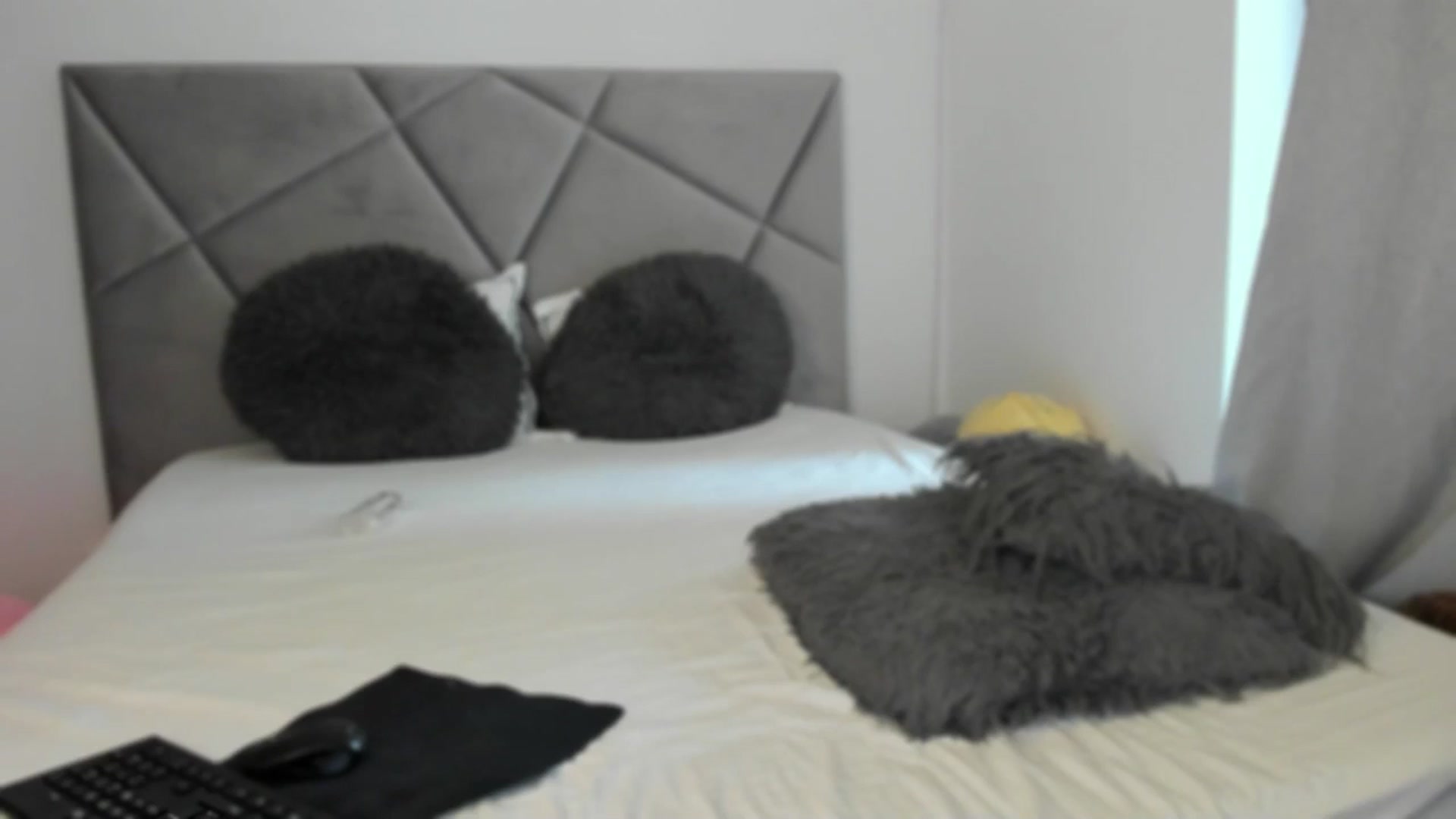 Gallery image thumbnail from BlueEyesLexy's myfreecams stream on, 04/26/2025, 14:45 image 19 of 20
