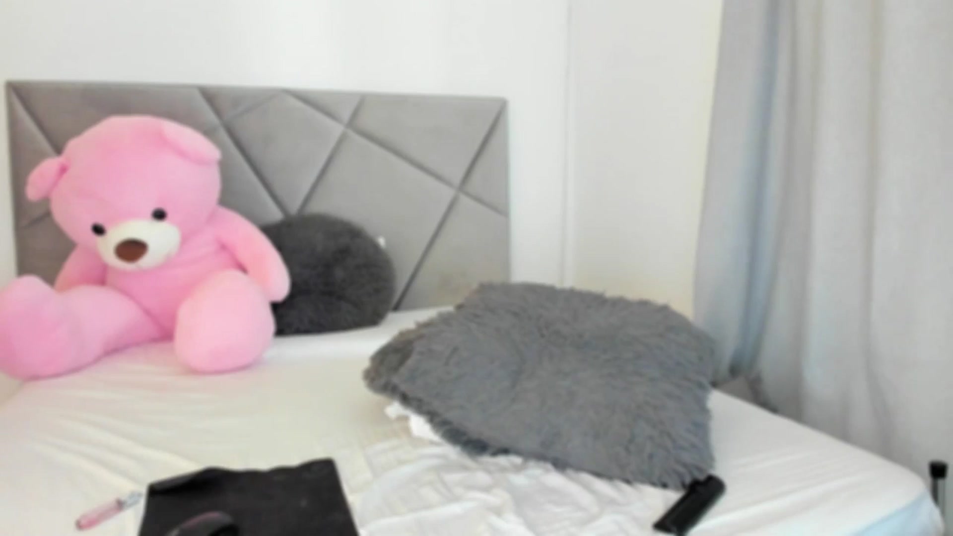 Gallery image thumbnail from BlueEyesLexy's myfreecams stream on, 04/27/2025, 13:09 image 20 of 20