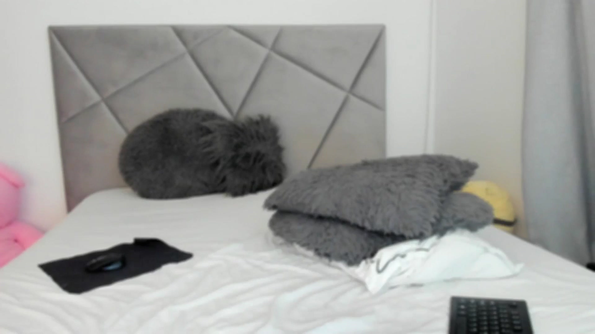 Gallery image thumbnail from BlueEyesLexy's myfreecams stream on, 04/28/2025, 10:41 image 5 of 20