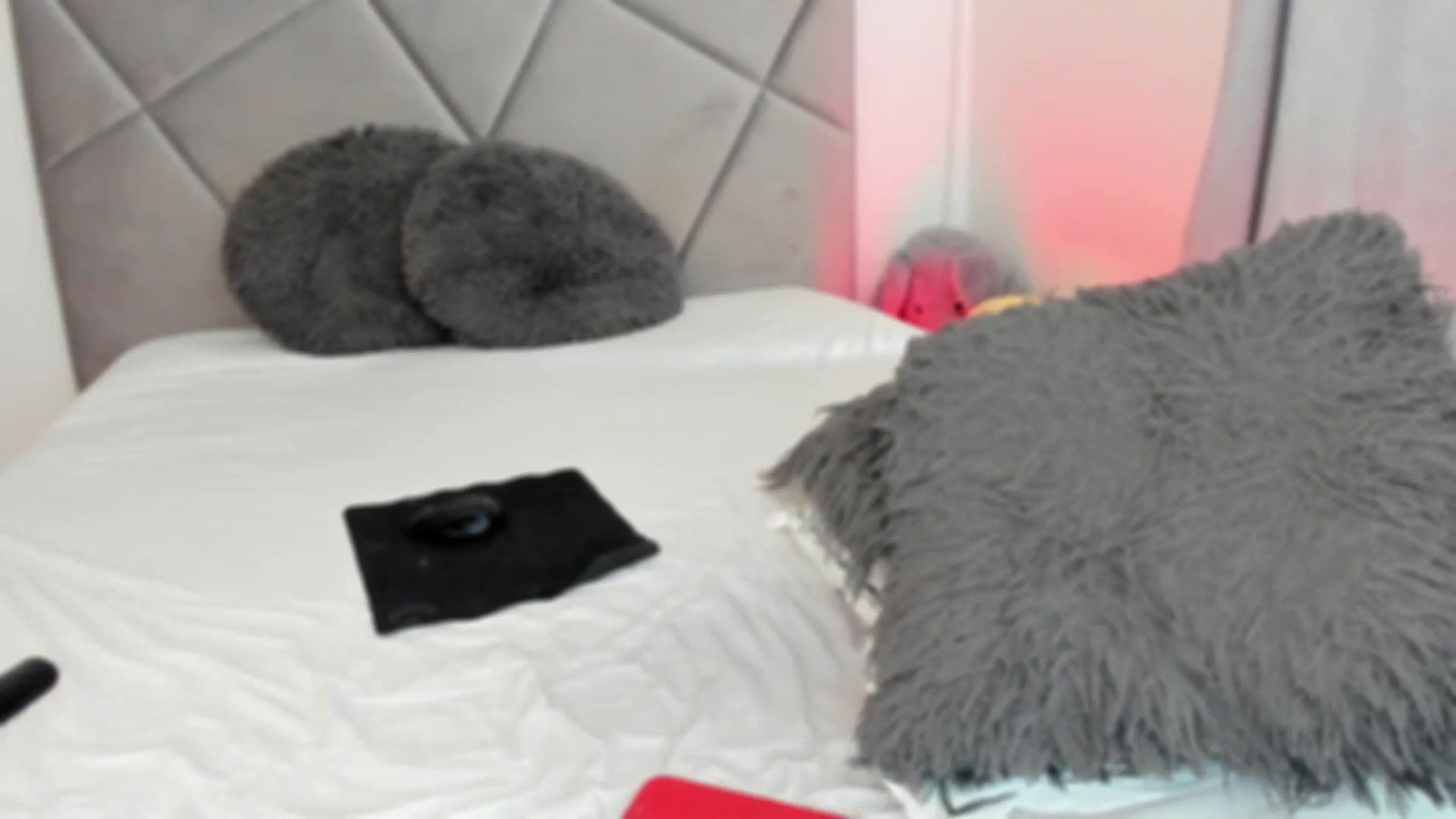 Gallery image thumbnail from BlueEyesLexy's myfreecams stream on, 05/01/2025, 11:31 image 6 of 20
