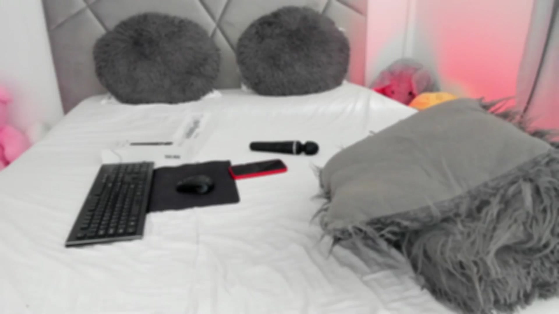 Gallery image thumbnail from BlueEyesLexy's myfreecams stream on, 05/02/2025, 10:32 image 7 of 20