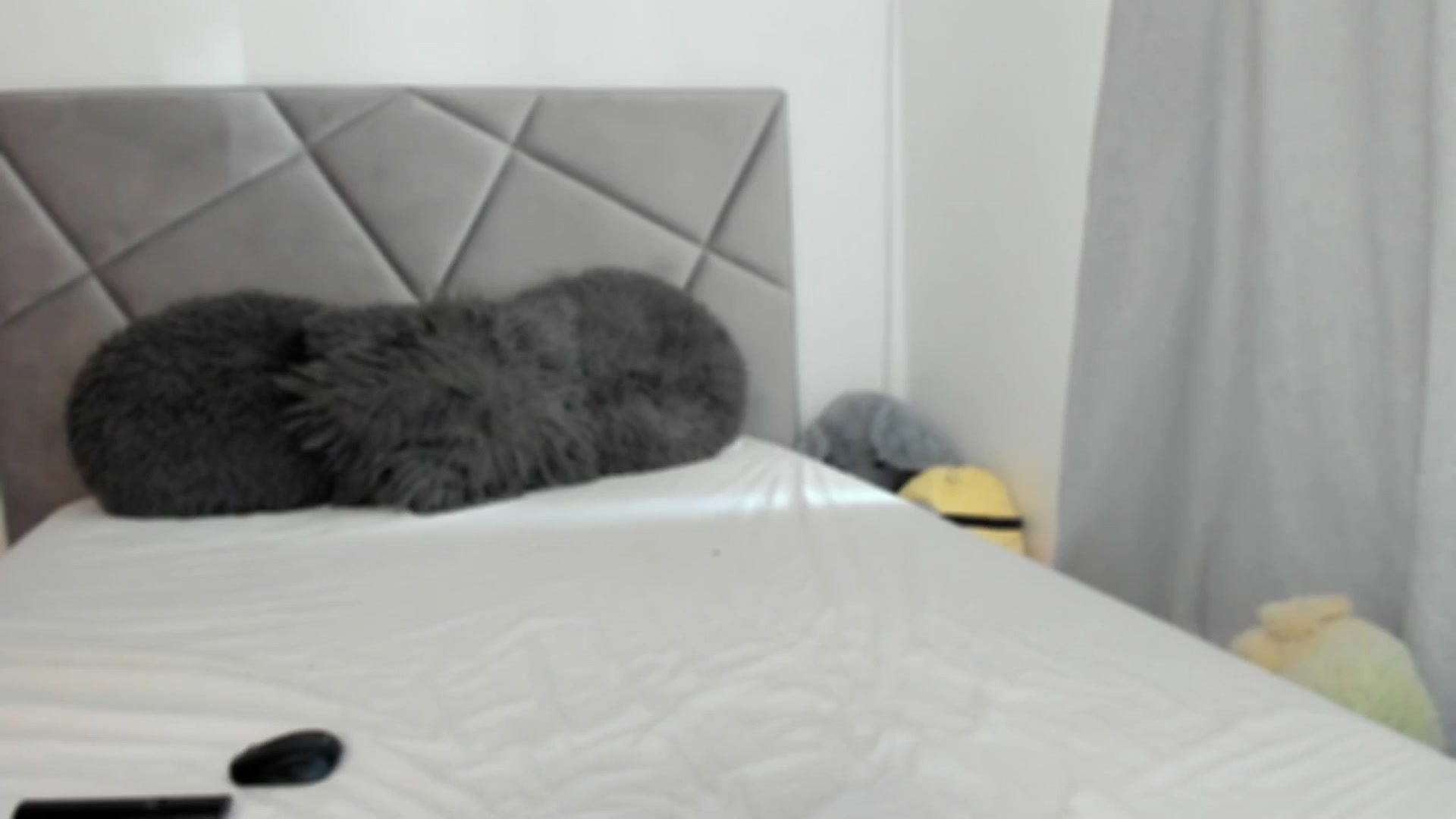 Gallery image thumbnail from BlueEyesLexy's myfreecams stream on, 05/05/2025, 11:56 image 9 of 20