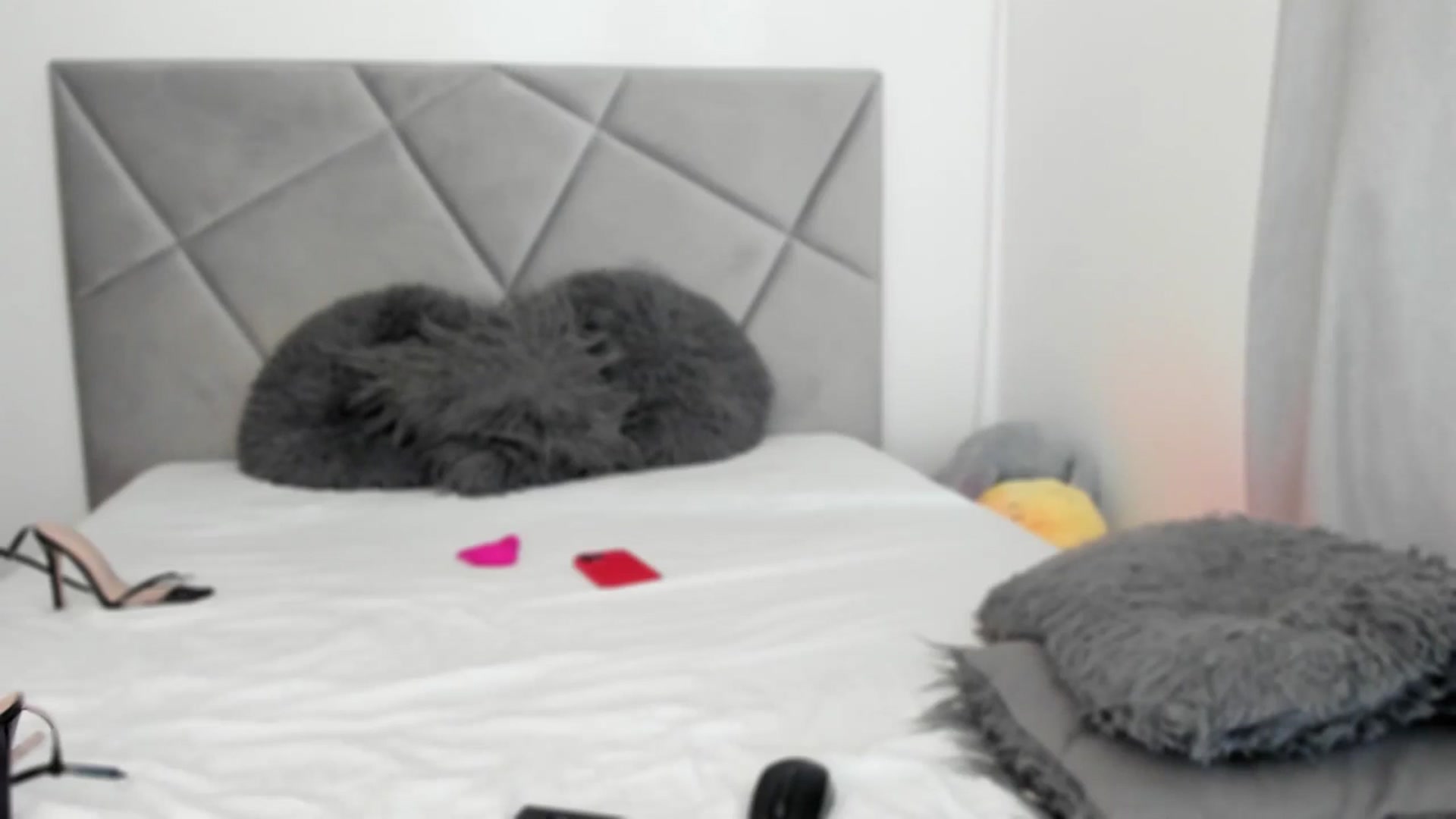 Gallery image thumbnail from BlueEyesLexy's myfreecams stream on, 05/09/2025, 13:09 image 15 of 20