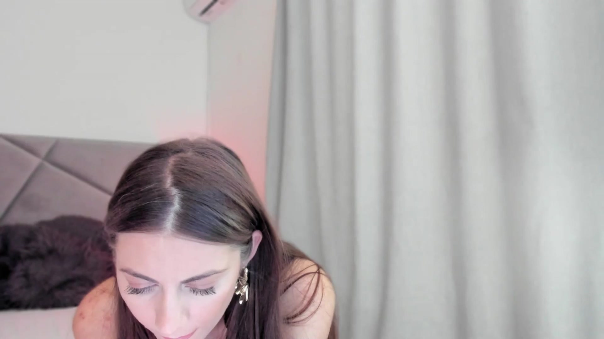 Gallery image thumbnail from BlueEyesLexy's myfreecams stream on, 05/14/2025, 11:25 image 4 of 20