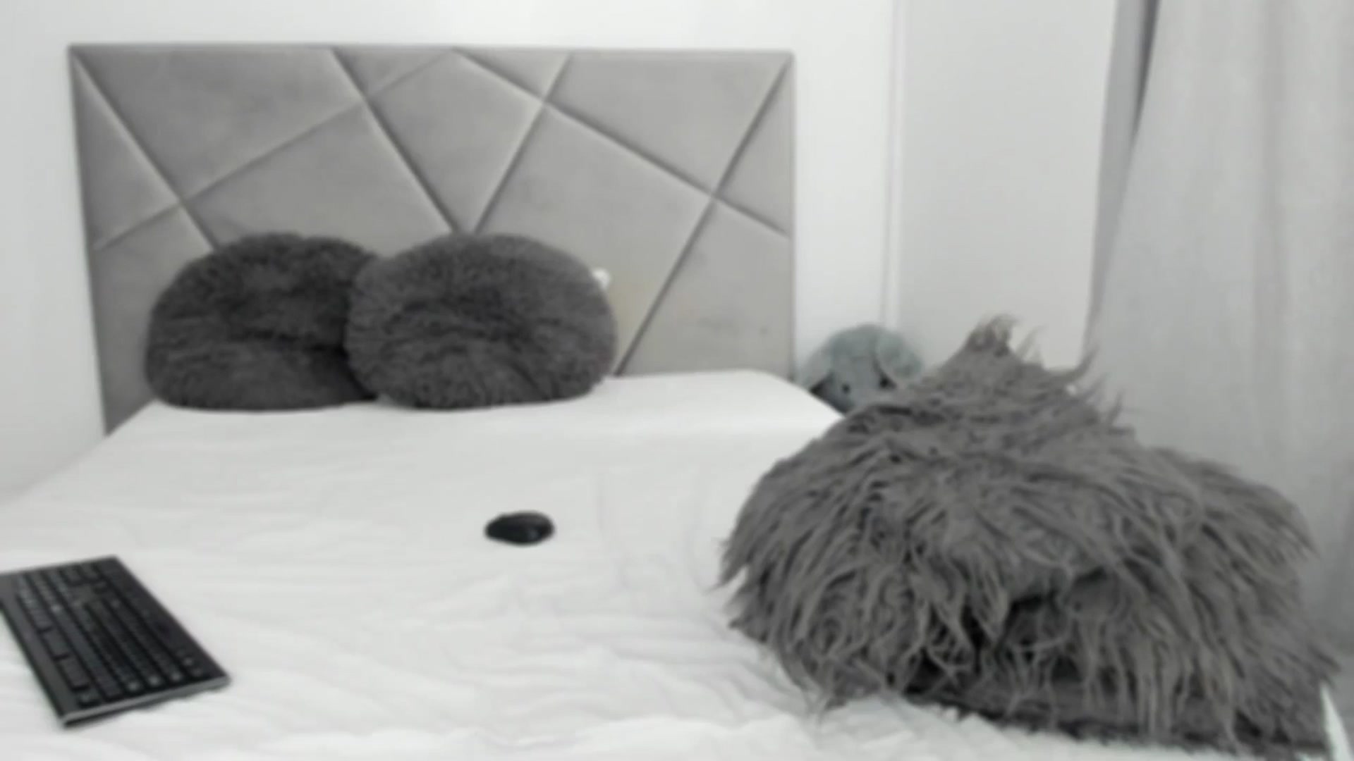 Gallery image thumbnail from BlueEyesLexy's myfreecams stream on, 05/15/2025, 09:36 image 1 of 20