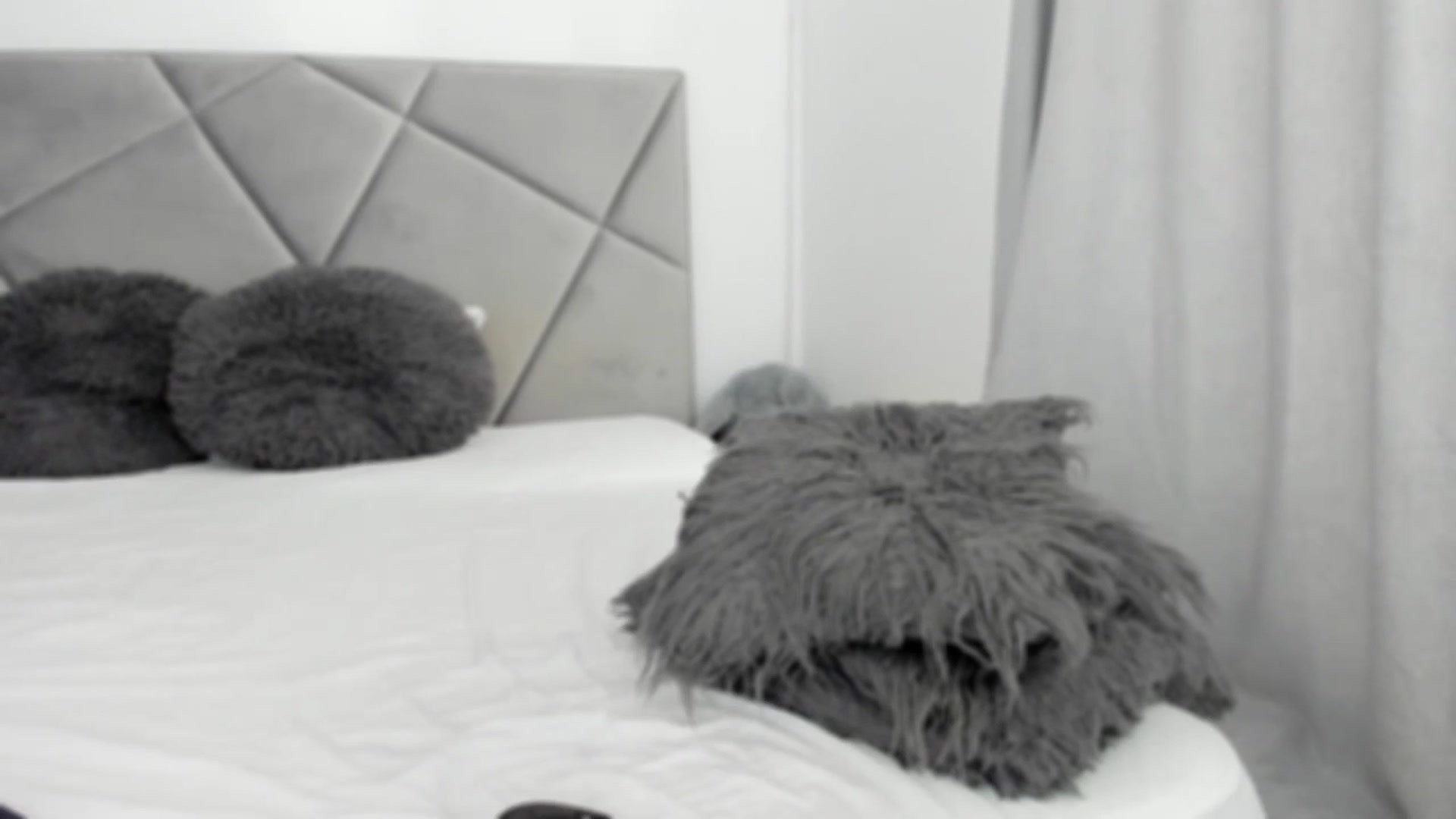 Gallery image thumbnail from BlueEyesLexy's myfreecams stream on, 05/15/2025, 09:36 image 7 of 20