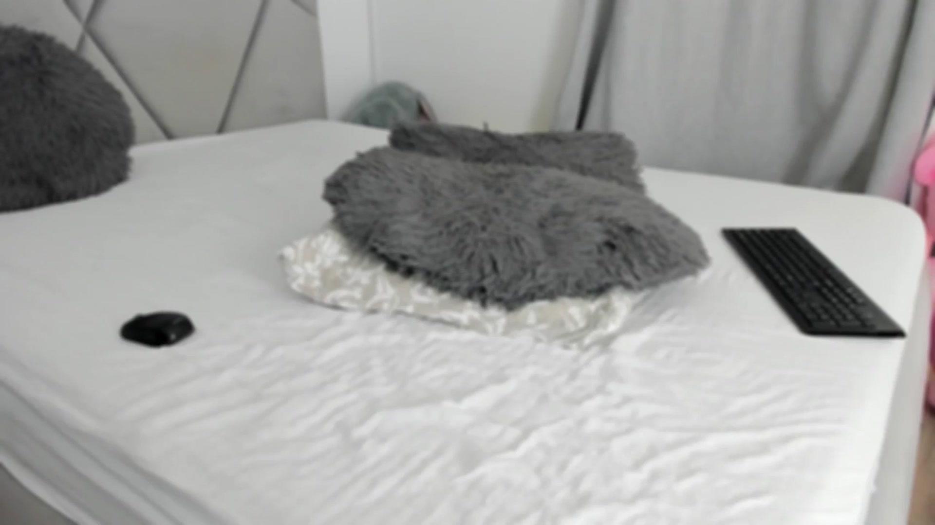 Gallery image thumbnail from BlueEyesLexy's myfreecams stream on, 07/01/2025, 09:55 image 3 of 20