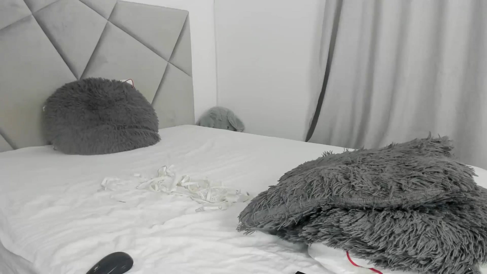 Gallery image thumbnail from BlueEyesLexy's myfreecams stream on, 07/21/2025, 09:56 image 4 of 20
