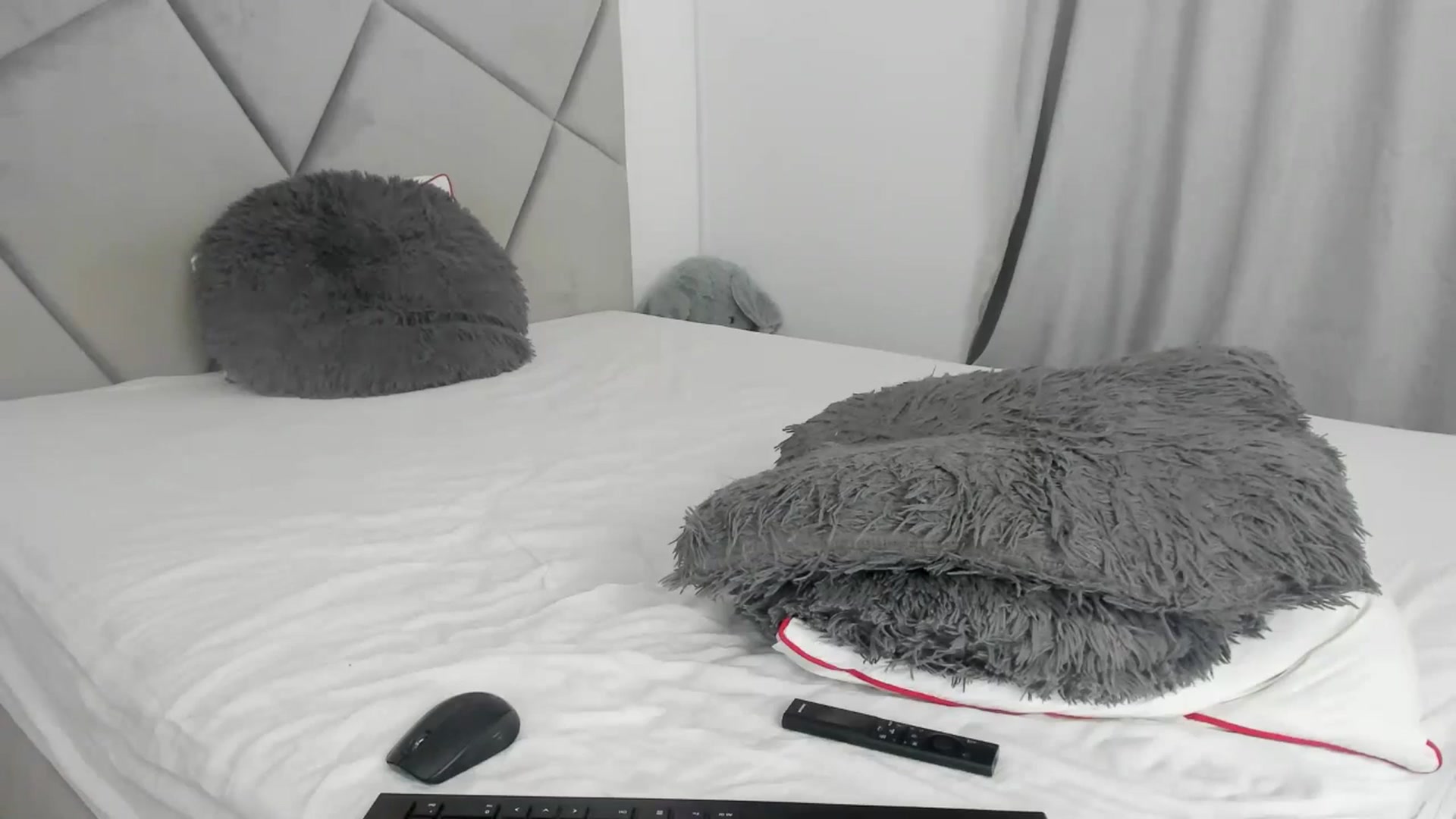 Gallery image thumbnail from BlueEyesLexy's myfreecams stream on, 07/21/2025, 13:03 image 9 of 20