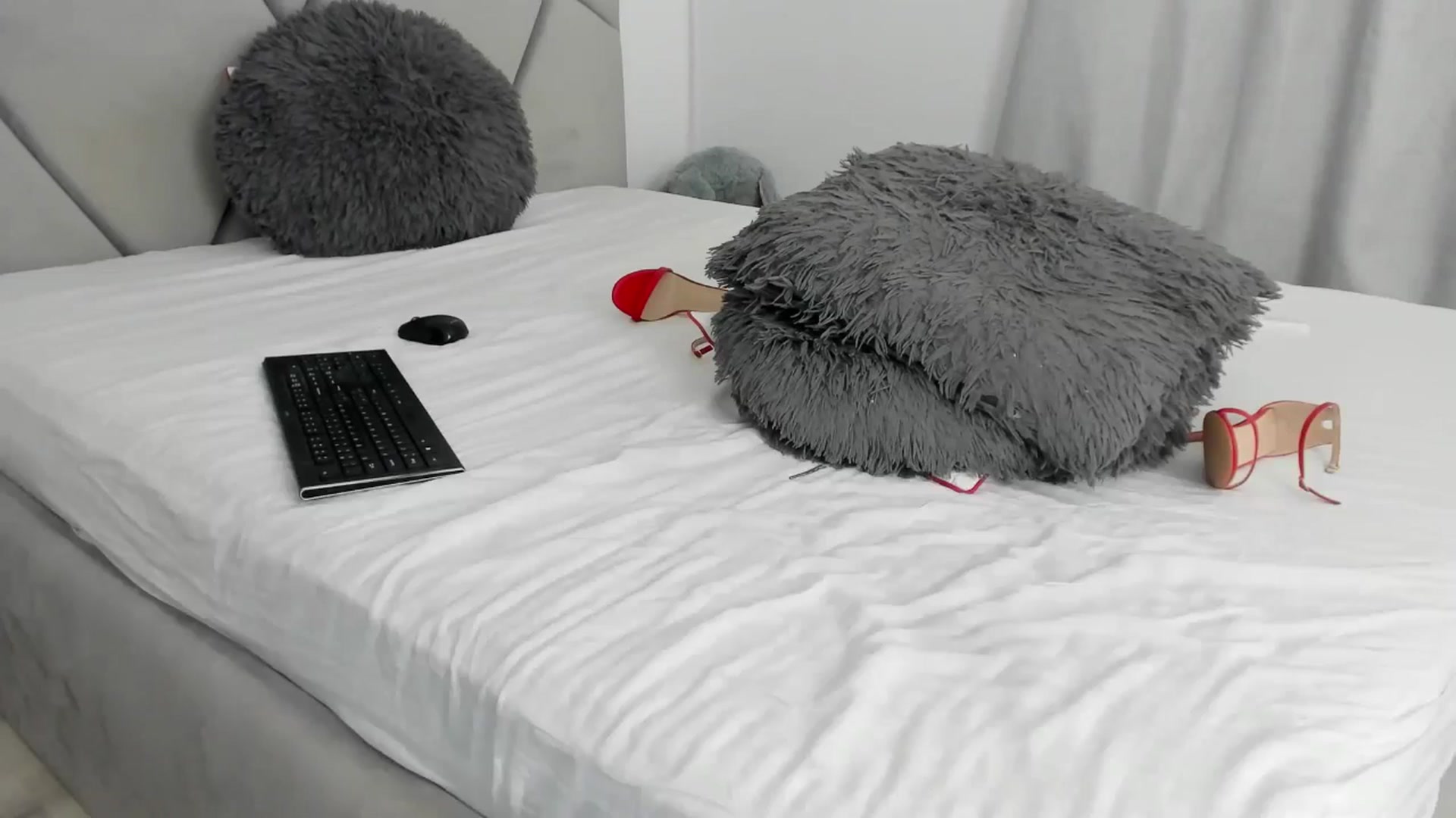 Gallery image thumbnail from BlueEyesLexy's myfreecams stream on, 07/22/2025, 11:02 image 3 of 20