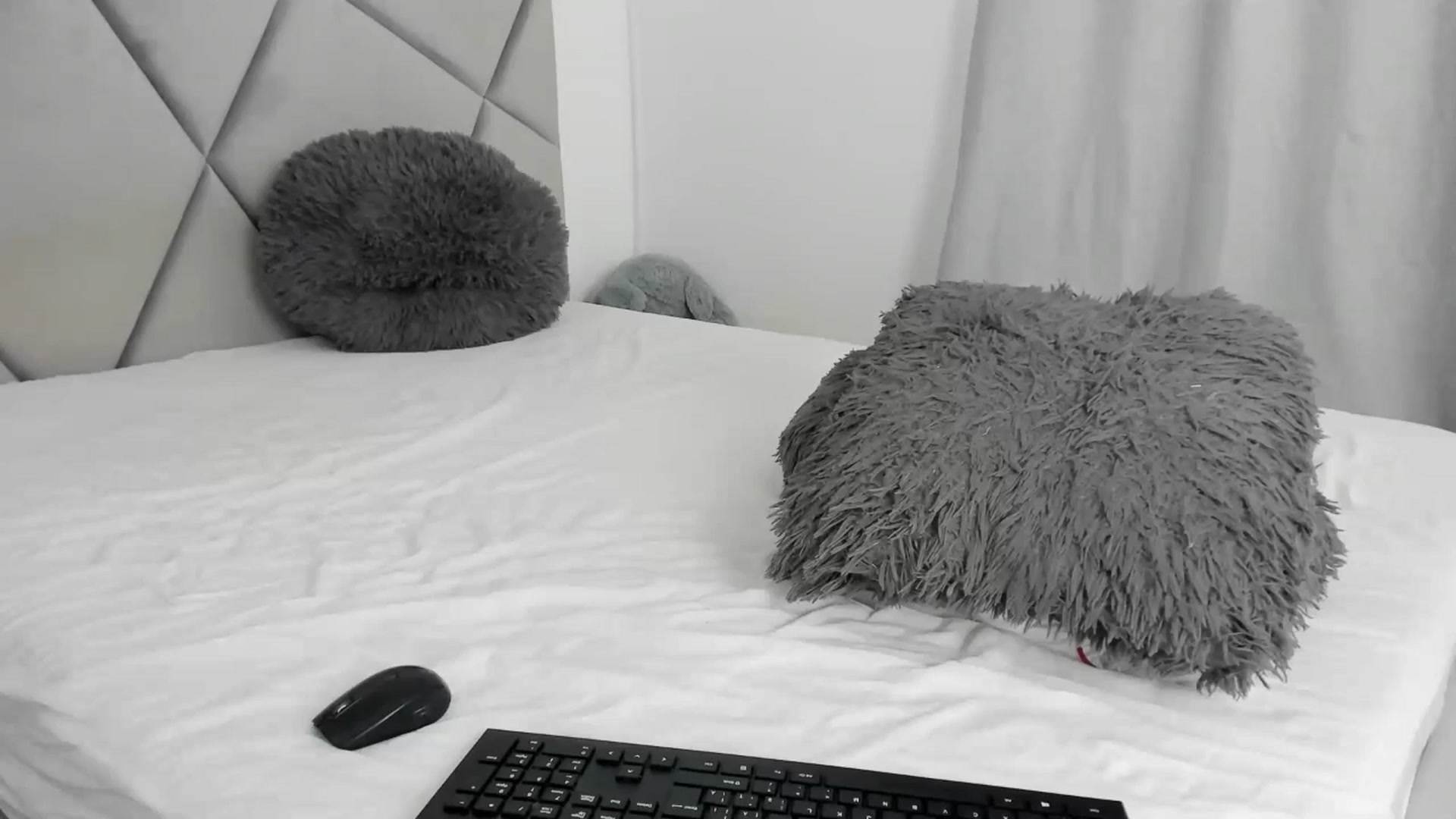 Gallery image thumbnail from BlueEyesLexy's myfreecams stream on, 07/24/2025, 10:58 image 14 of 20