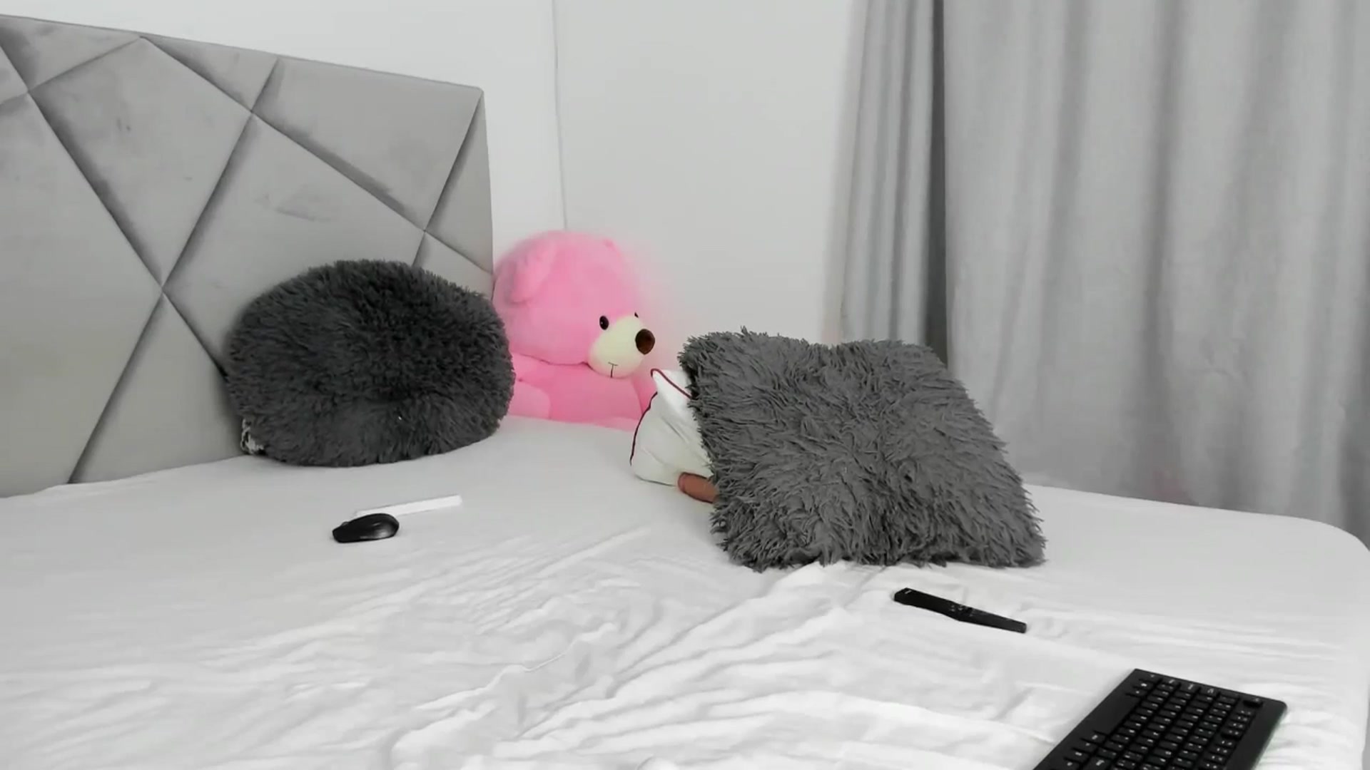 Gallery image thumbnail from BlueEyesLexy's myfreecams stream on, 08/03/2025, 13:13 image 10 of 20